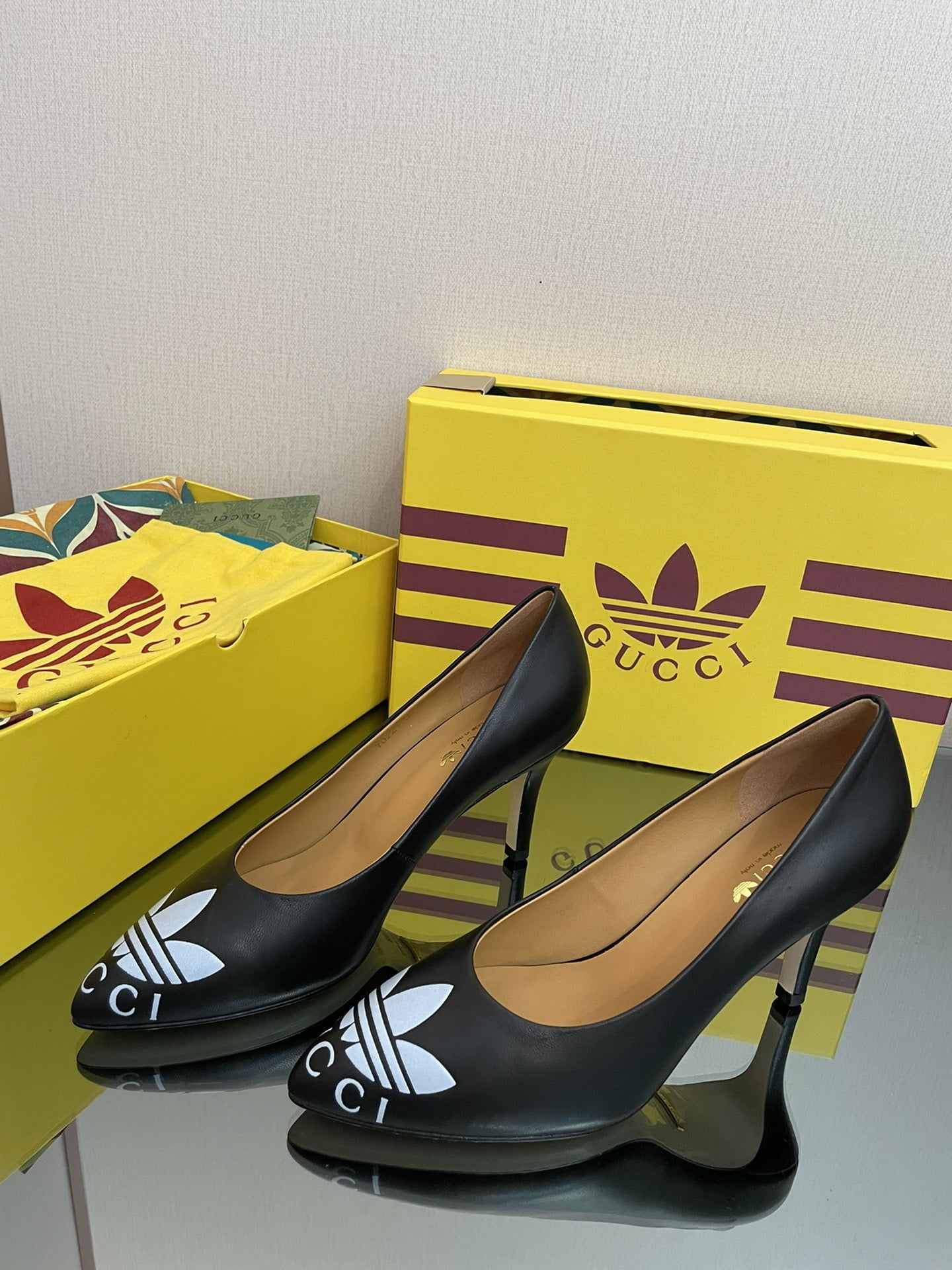 (1:1 replica) Gucci x Adidas Women s Trefoil Pump Black For Women GG