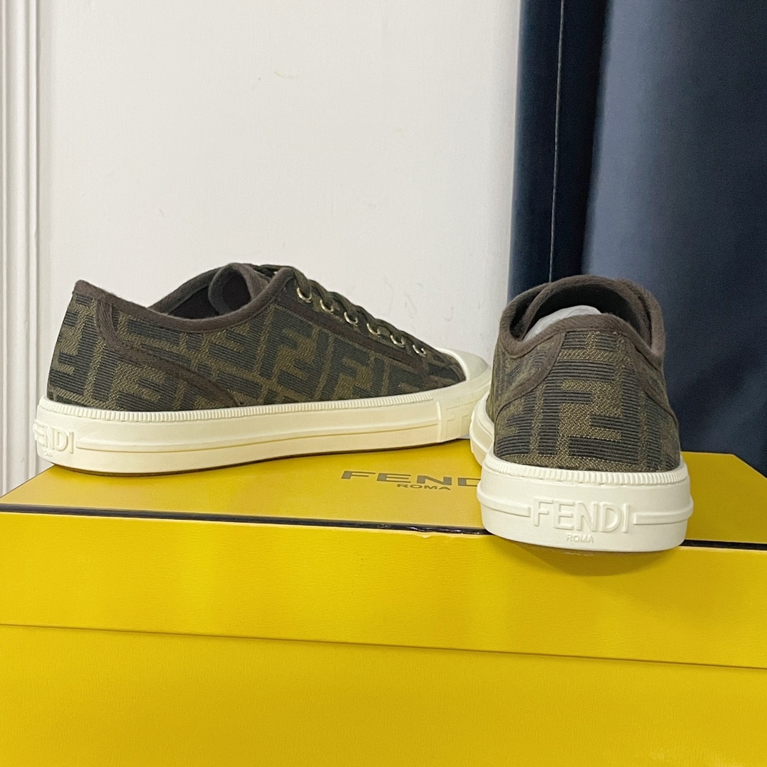 (1:1 replica) Fendi Domino Brown FF Fabric Low-Tops For Women 8E8325AJZXF0R7V