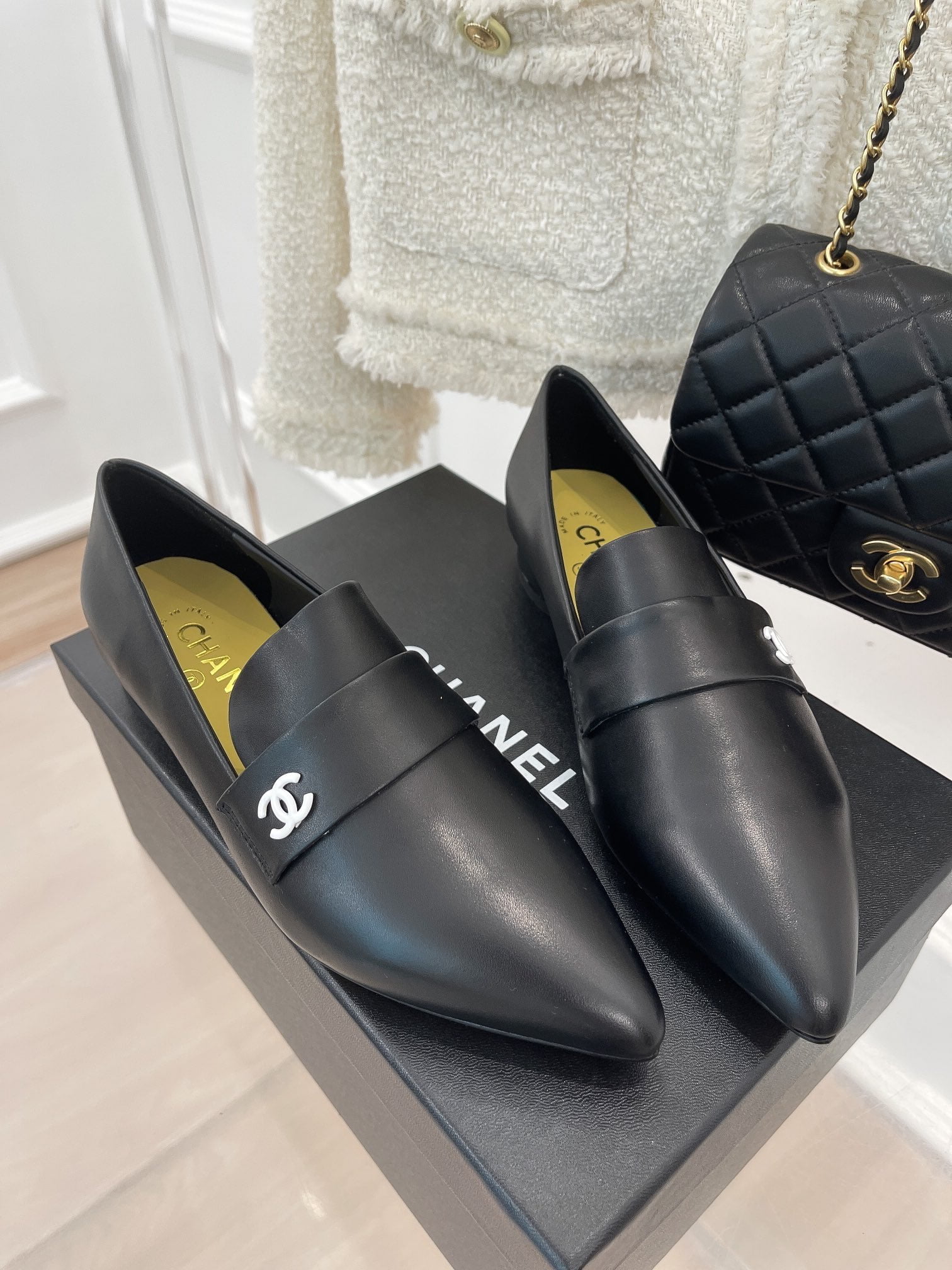 (1:1 replica) Chanel Women s Loafer With Logo Black For Women