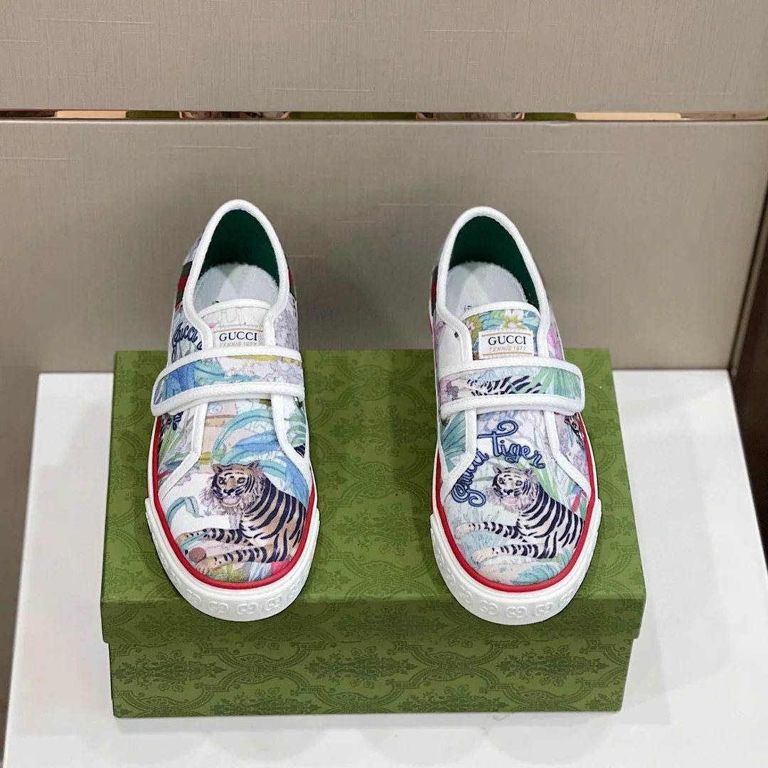 (1:1 replica) Gucci Women s Tennis 1977 Sneaker With Tiger White Blue For Women 676092