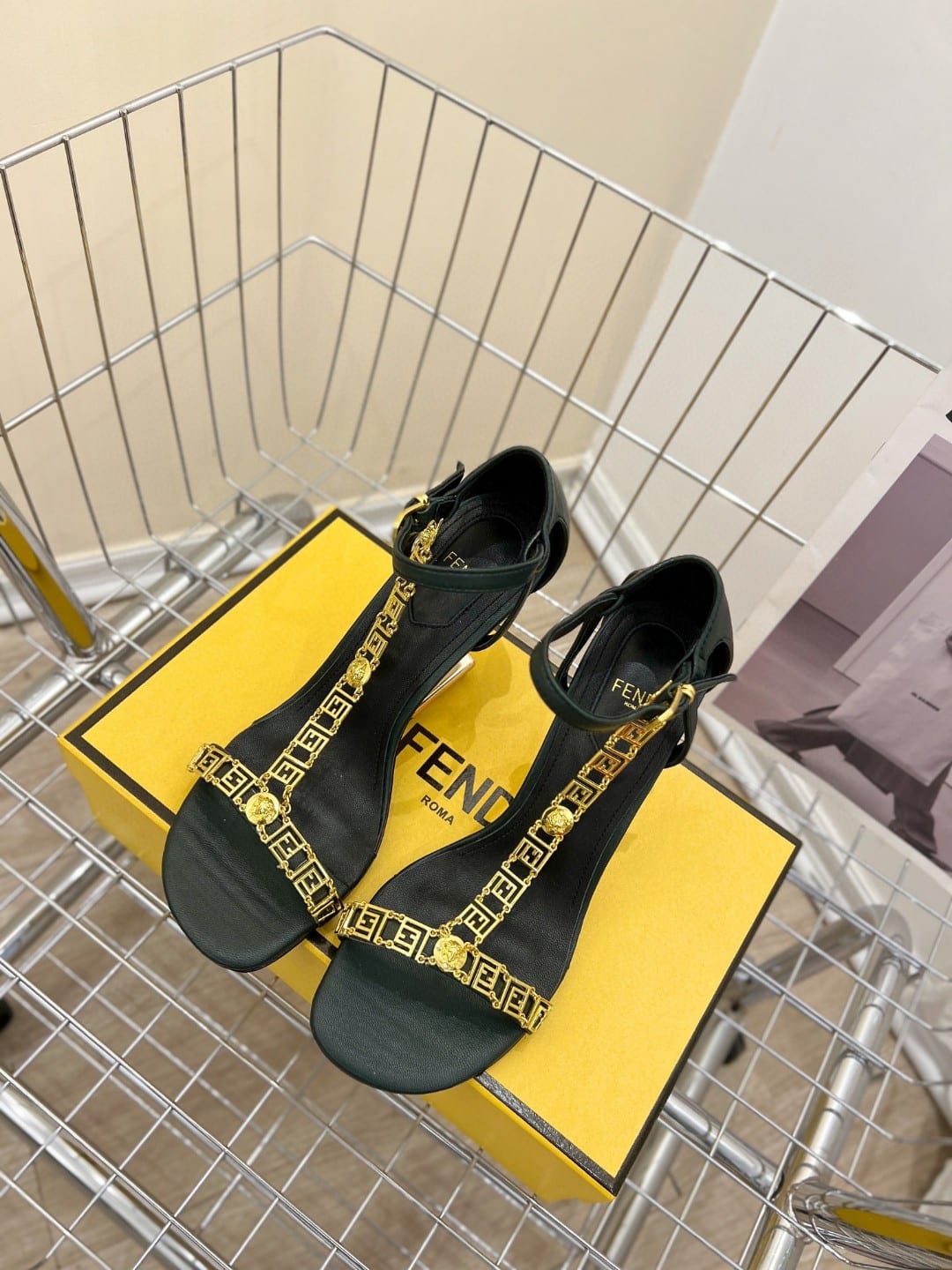 (1:1 replica) Fendi First Black For Women FF 8X8306AJZ0F0QA1