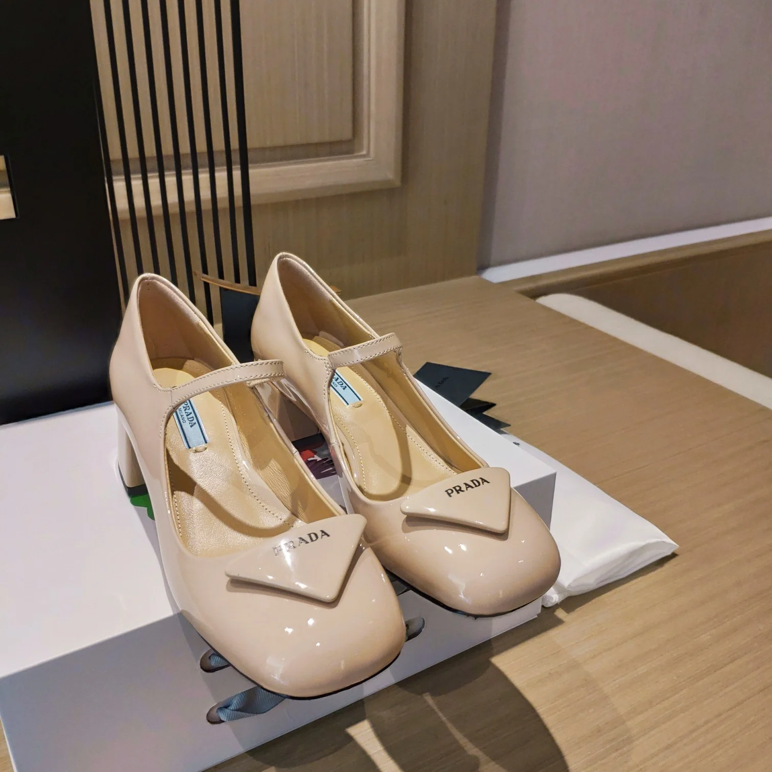(1:1 replica) Prada Patent Pumps Beige For Women 1.8in/45mm PRD