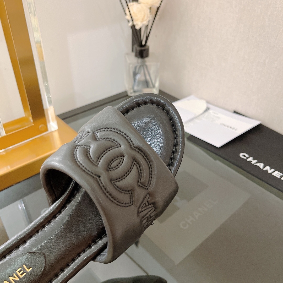 (1:1 replica) Chanel Women s Mules With Embossed Chanel Logo Black For Women