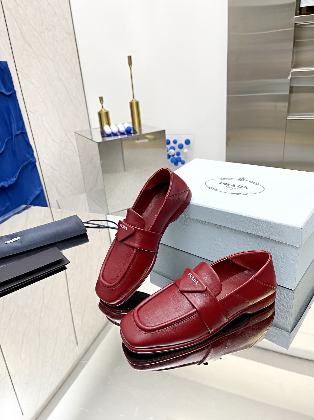 (1:1 replica) Prada Patent Loafers Burgundy For Women PRD
