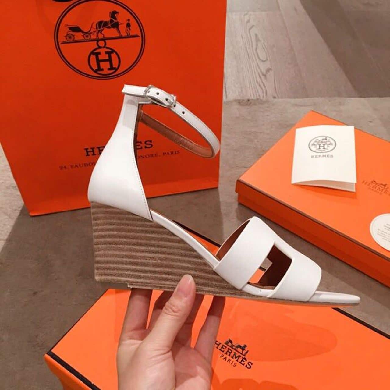 (1:1 replica) Hermes Legend Sandal White For Women, Women s Shoes H172196Z