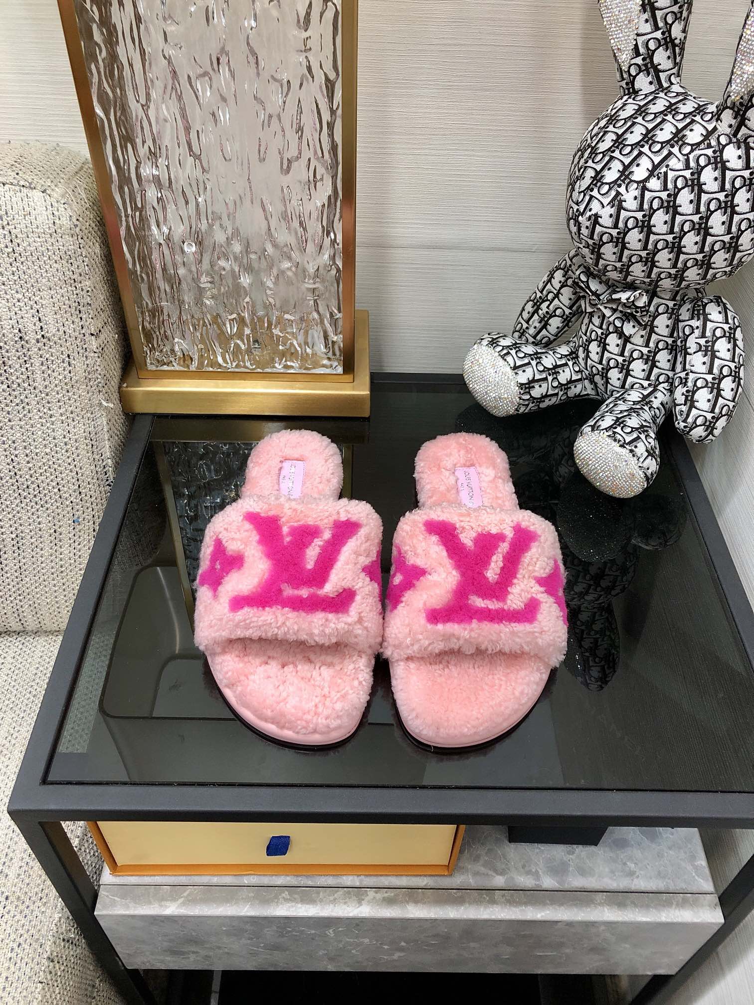 (1:1 replica) Louis Vuitton Women s Magnetic Flat Mule Pink For Women LV