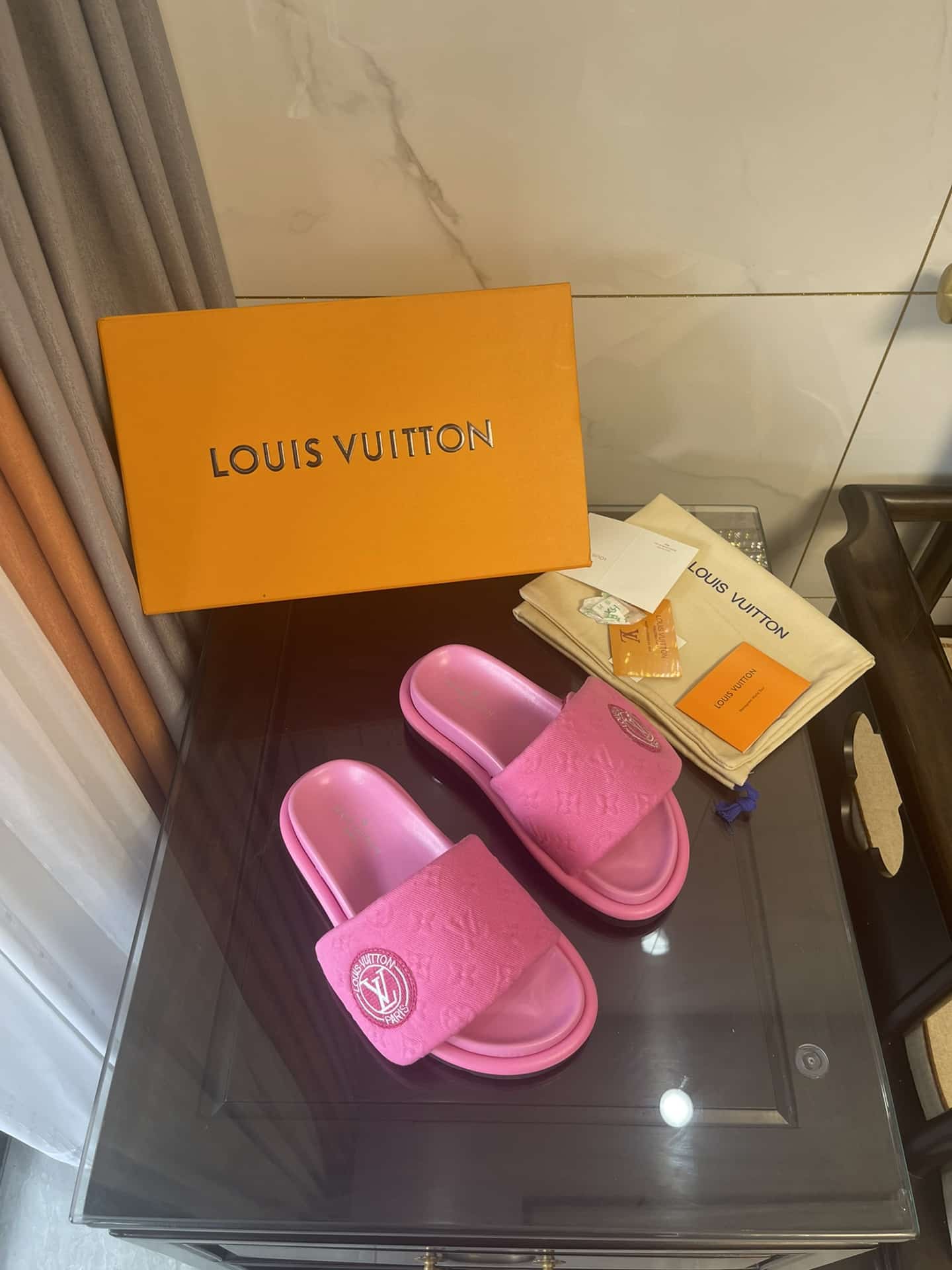 (1:1 replica) Louis Vuitton Women s Pool Pillow Comfort Mule Pink For Women LV