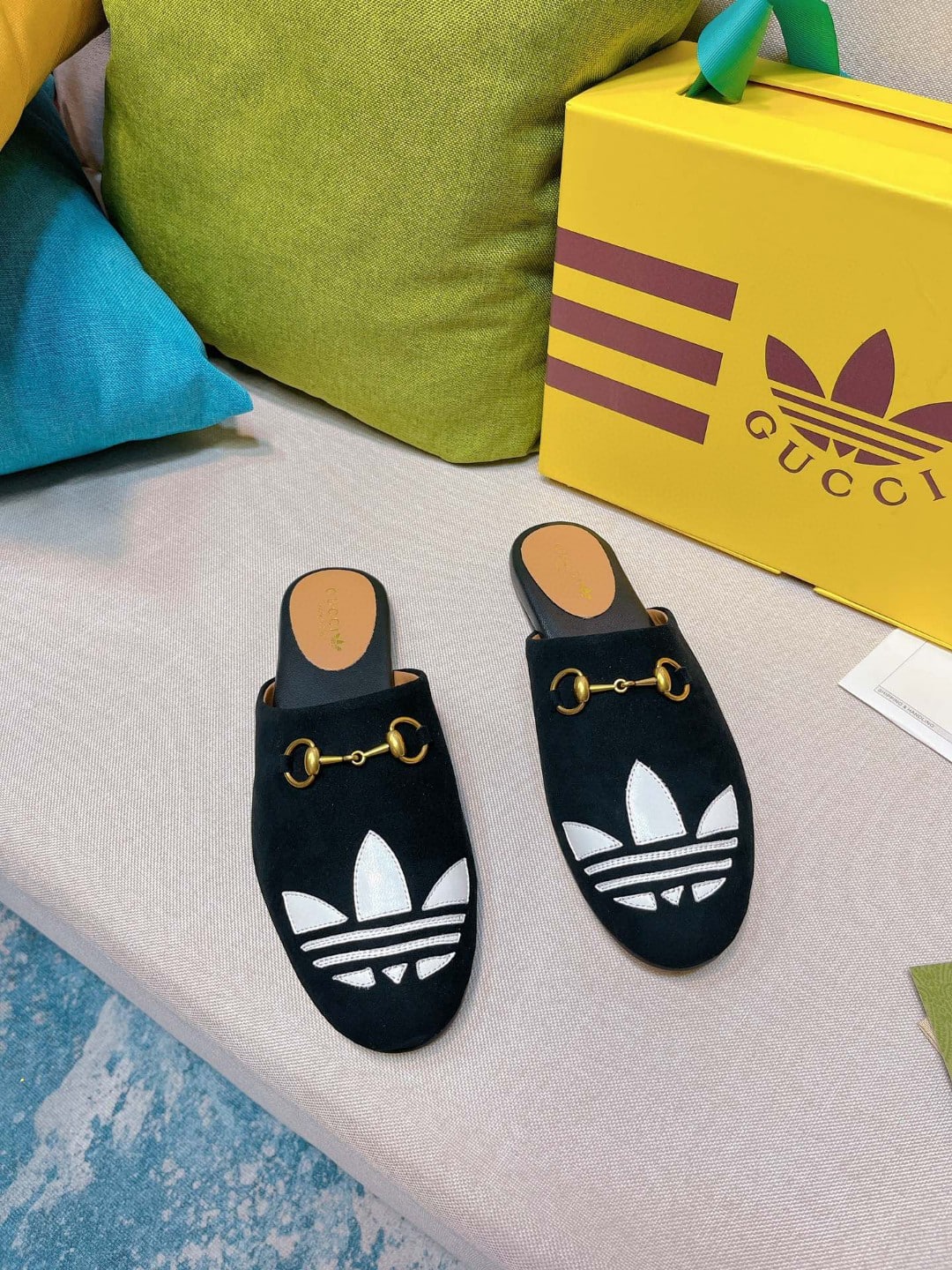 (1:1 replica) Gucci x Adidas Women s GG Trefoil Slipper Black For Women GG