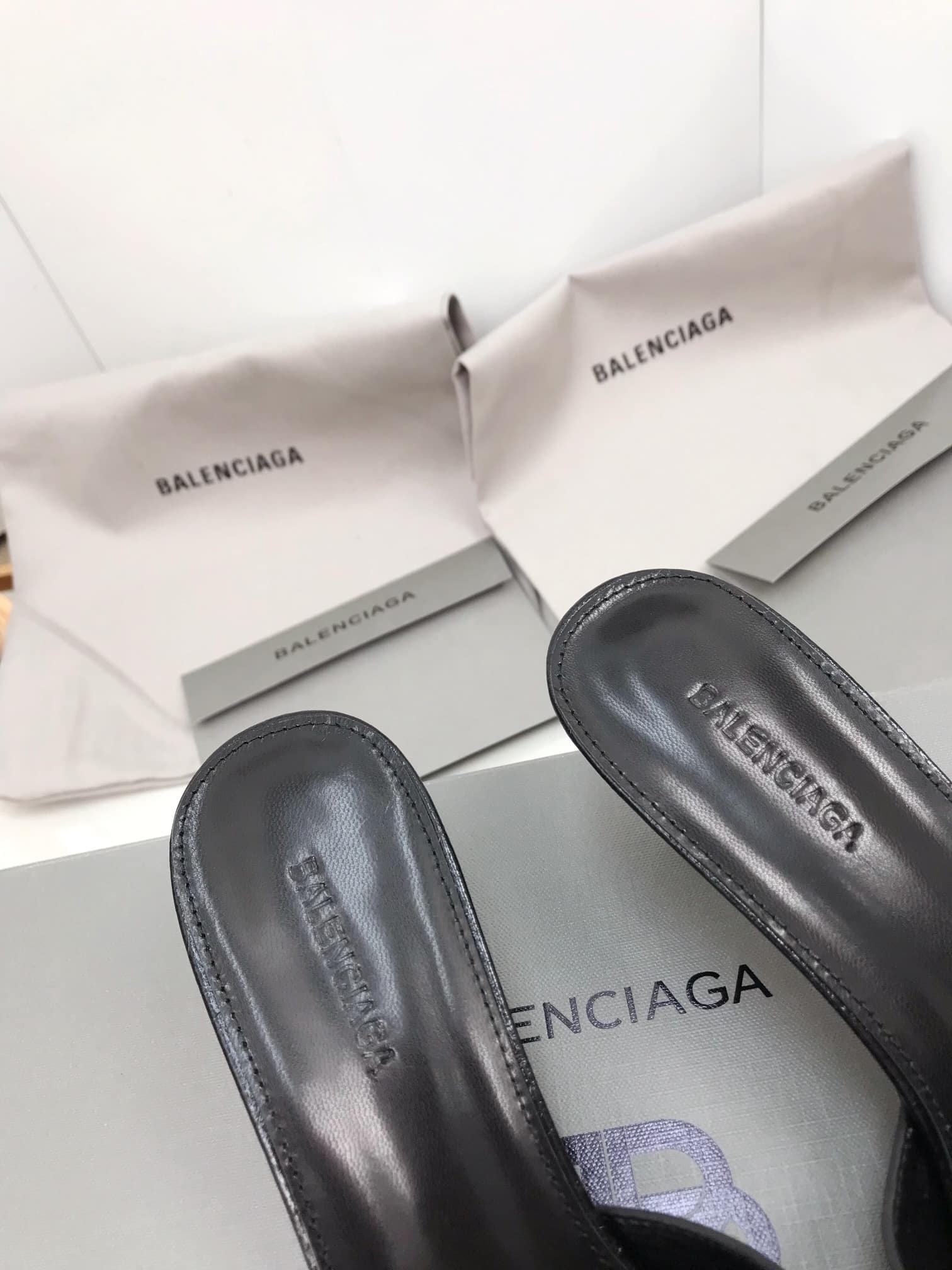 (1:1 replica) Balenciaga Cagole Sandal Black For Women 694350WAD4E1081