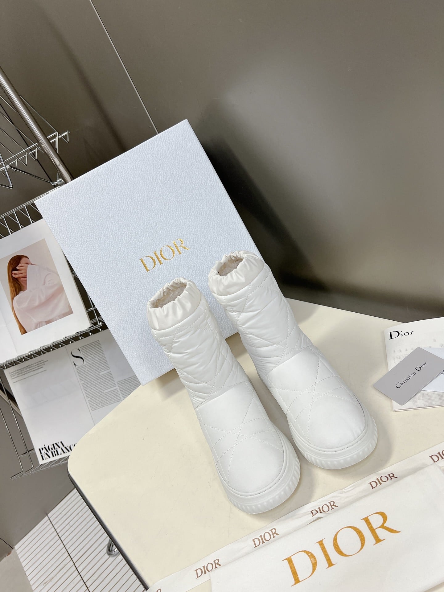 (1:1 replica) Christian Dior Women s Dior Frost Ankle Boot White For Women CD