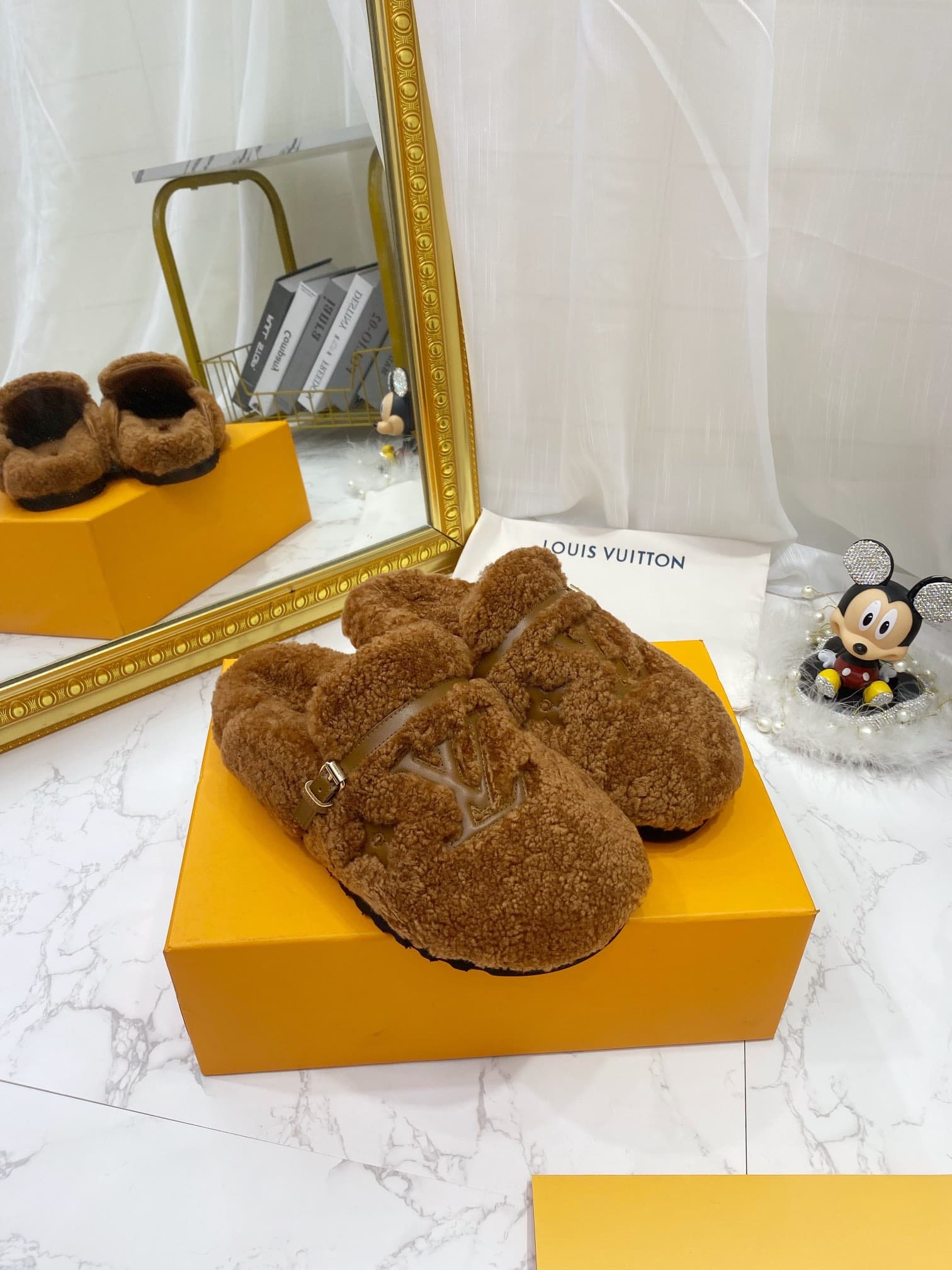 (1:1 replica) Louis Vuitton Women s Winterbreak Flat Comfort Mule Brown For Women LV
