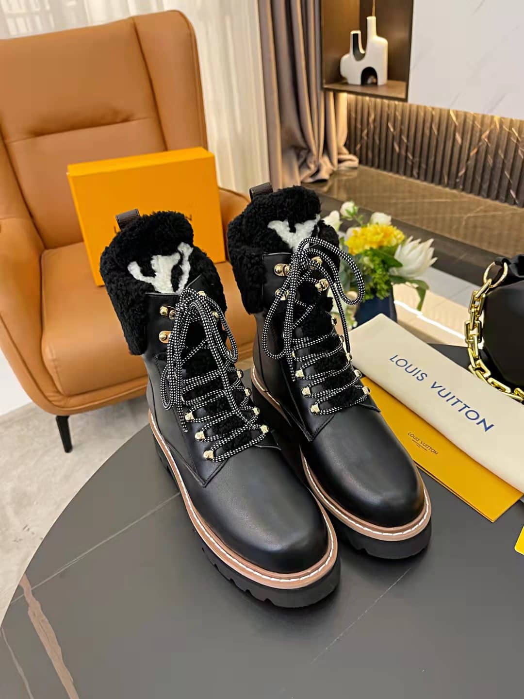 (1:1 replica) Louis Vuitton Women s Territory Flat Military Boot Black For Women LV