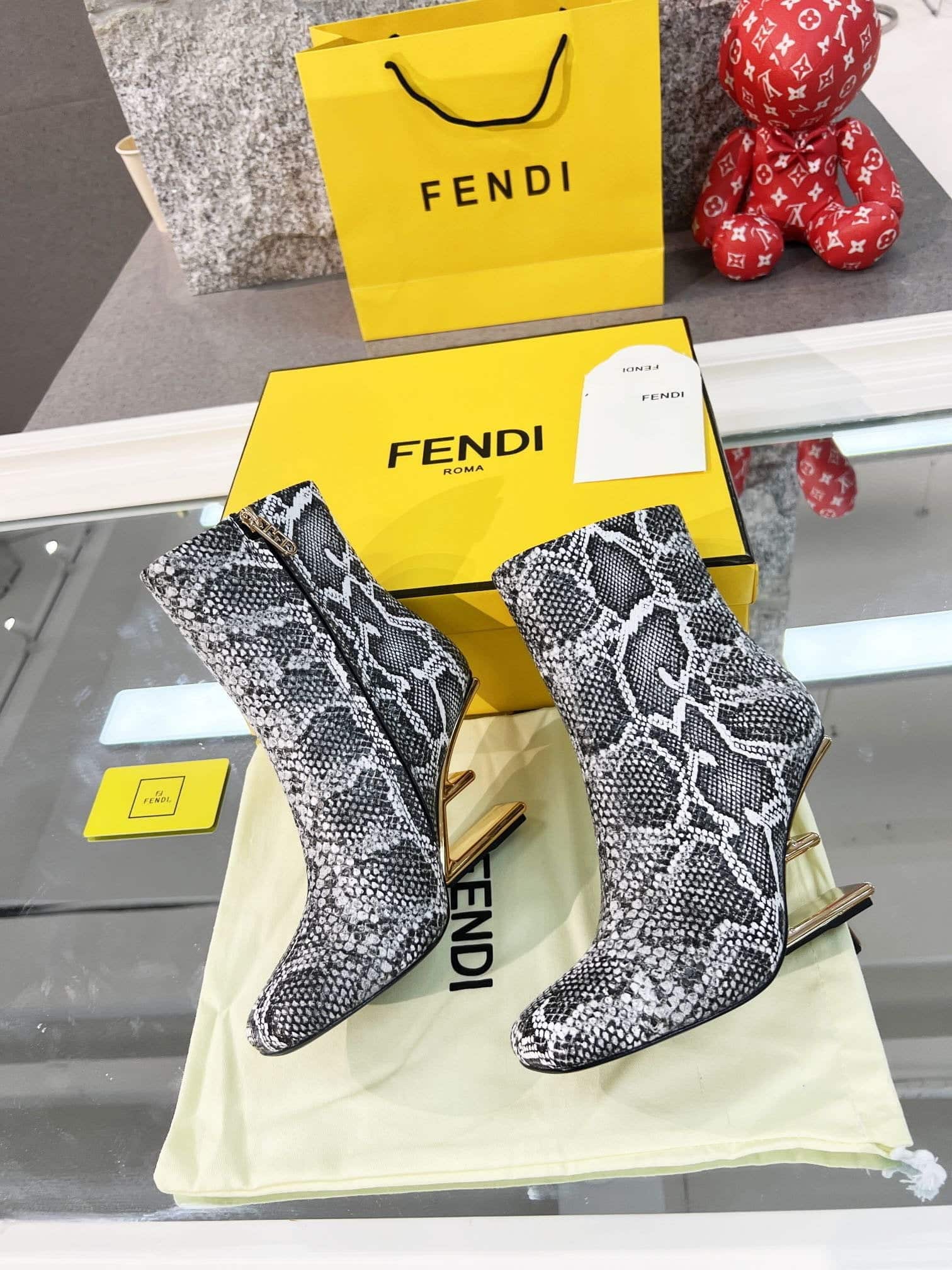 (1:1 replica) Fendi First Gray For Women FF