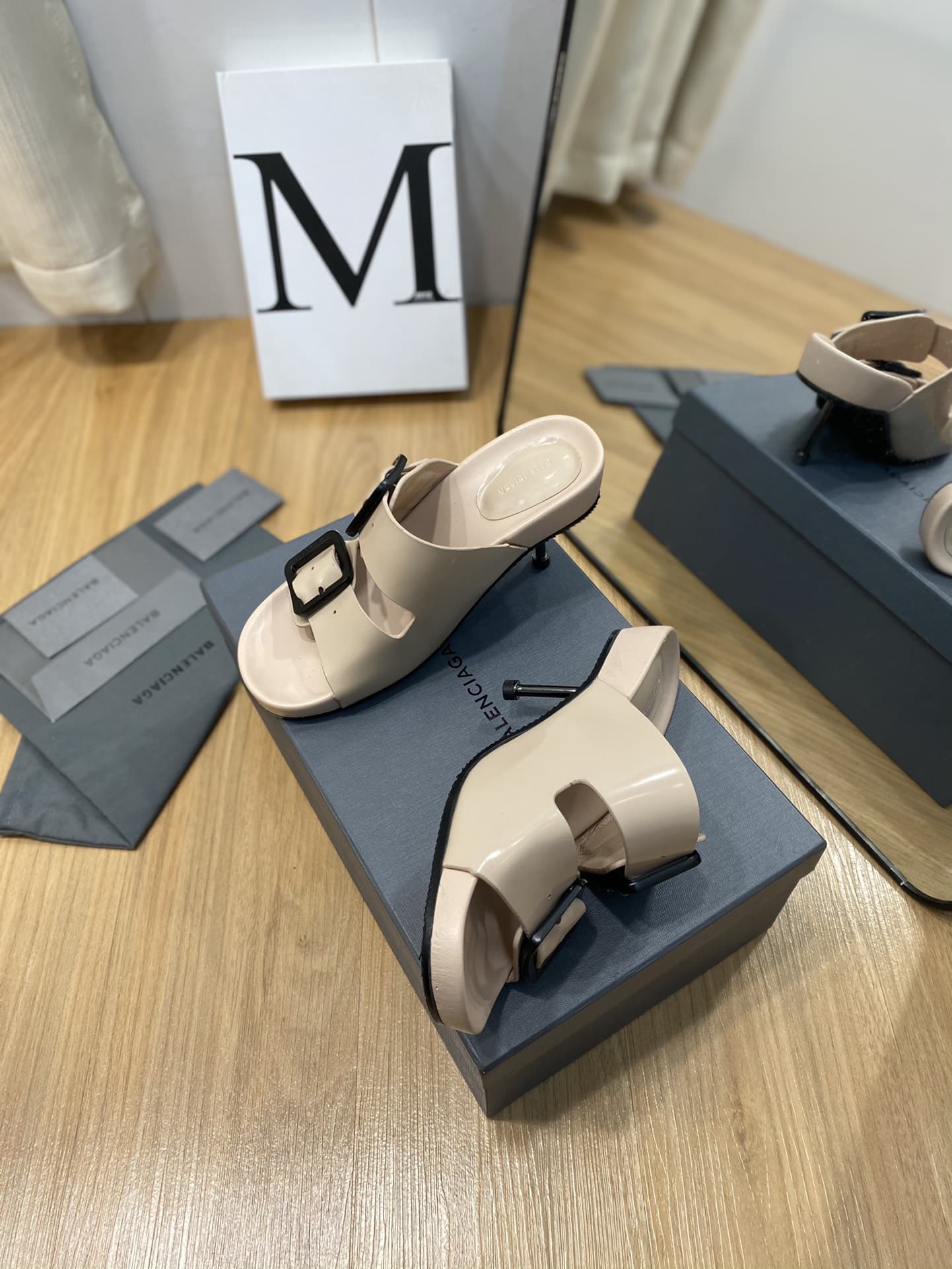 (1:1 replica) Balenciaga Cagole Sandal Beige For Women