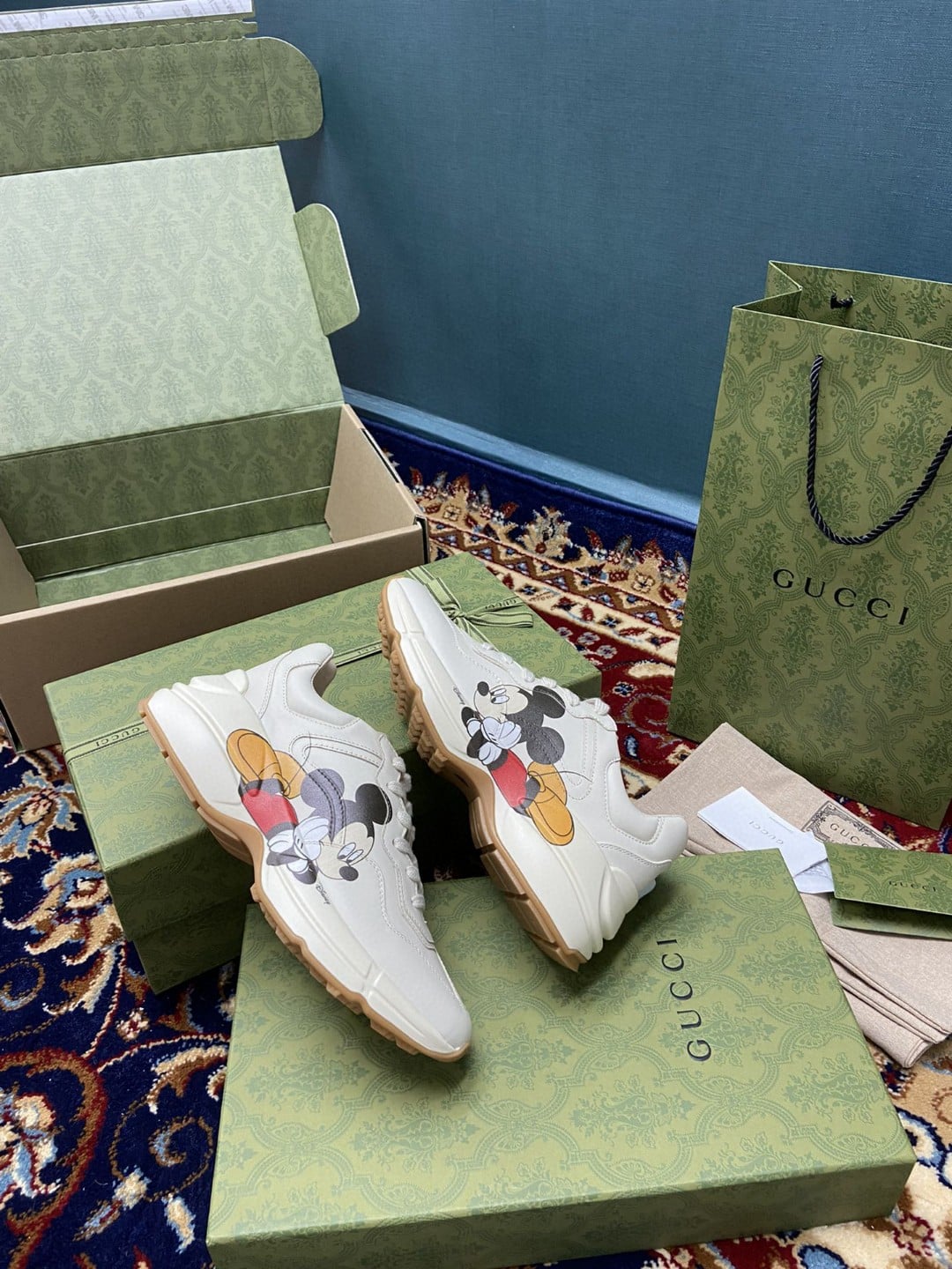 (1:1 replica) Gucci x Disney Women s Rhyton Sneaker With Mickey Mouse White Ivory For Women 602049 DRW00 9522