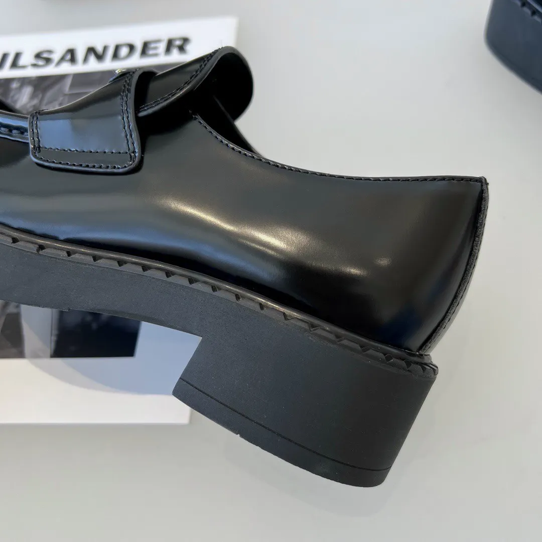 (1:1 replica) Prada Women s Loafers In Black Brushed Leather PRL002