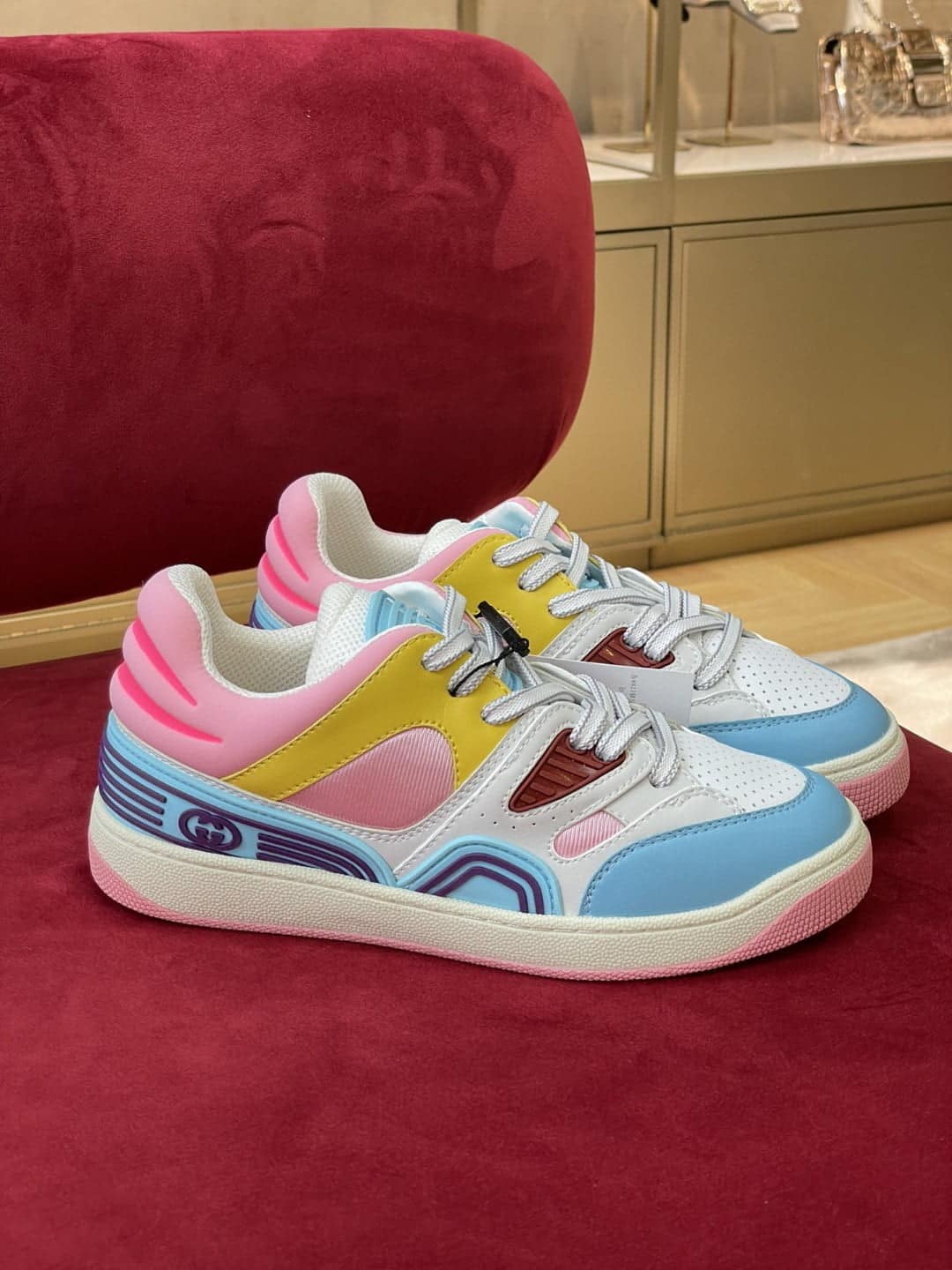 (1:1 replica) Gucci Women s Sneaker Gucci Basket Donna Light Blue Demetra For Women 700291 2SHW0 4870