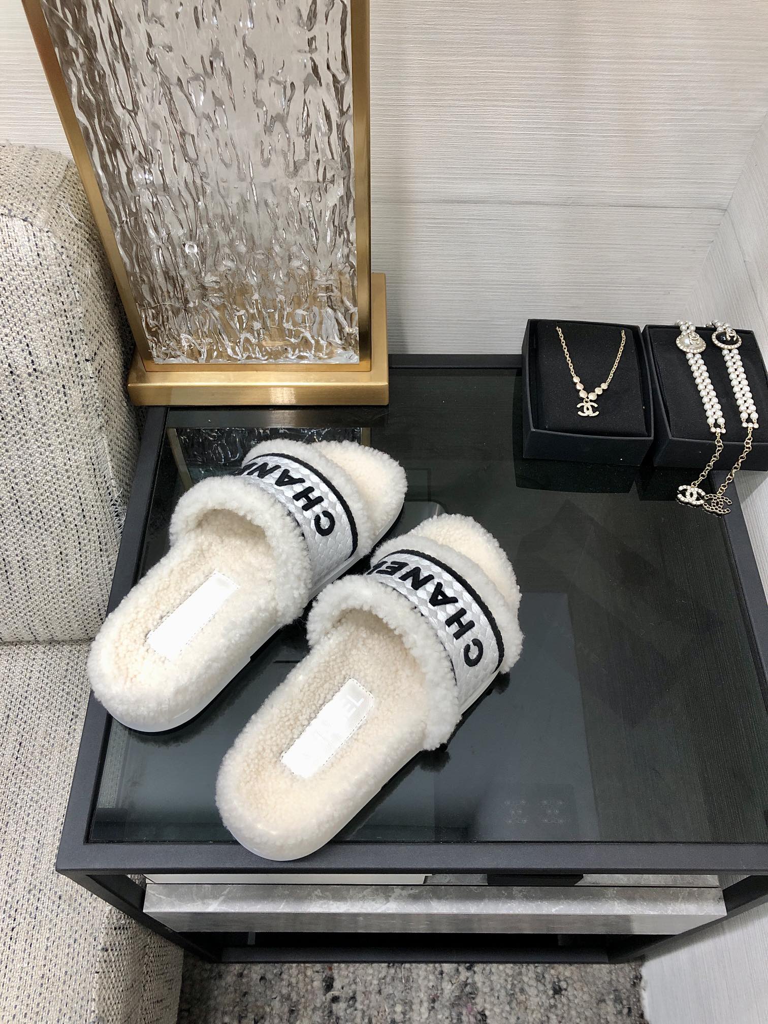 (1:1 replica) Chanel Women s Mules With Lining White For Women 1.2in/3cm