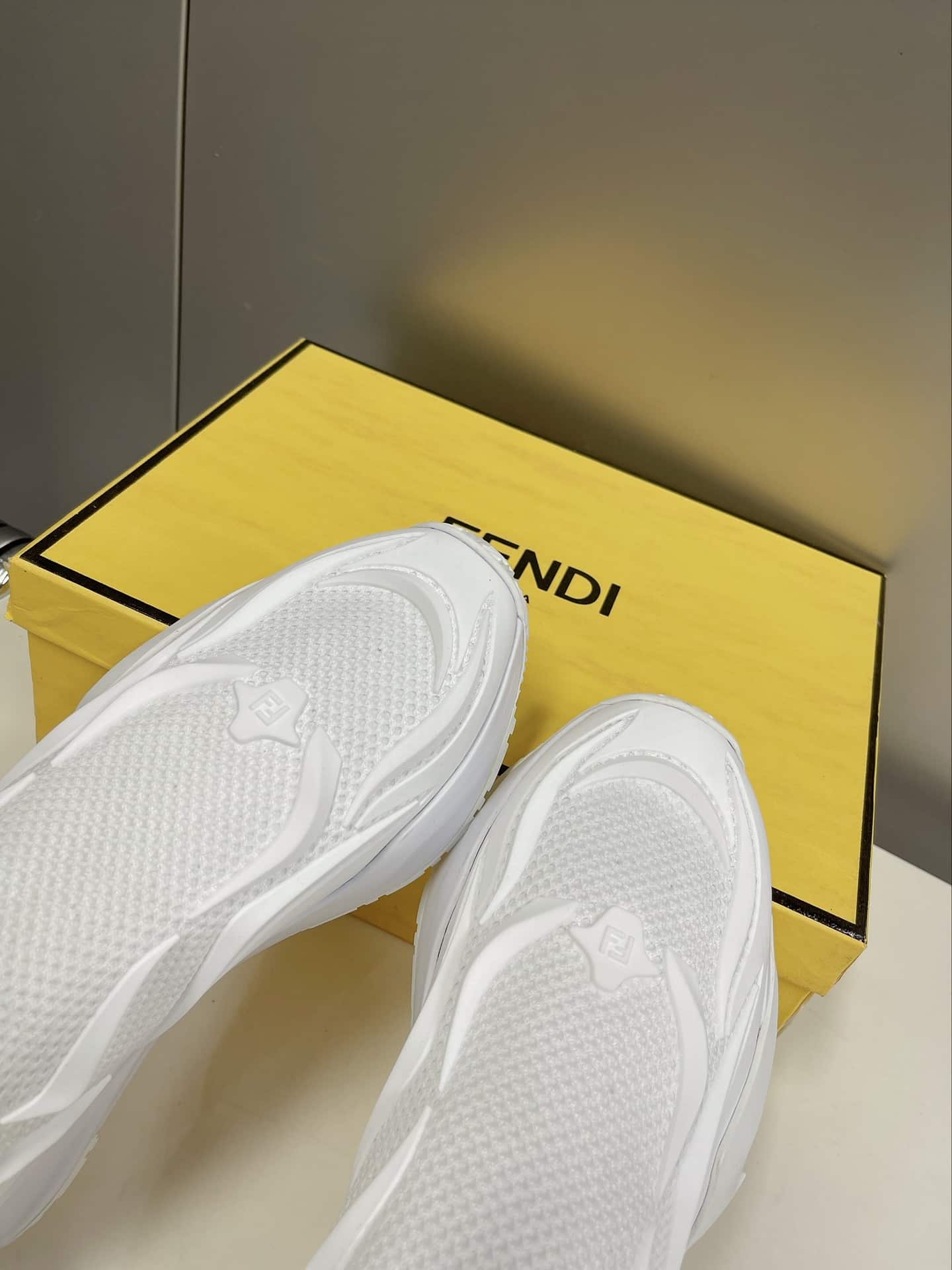 (1:1 replica) Fendi Low Trainers Sneakers White For Women