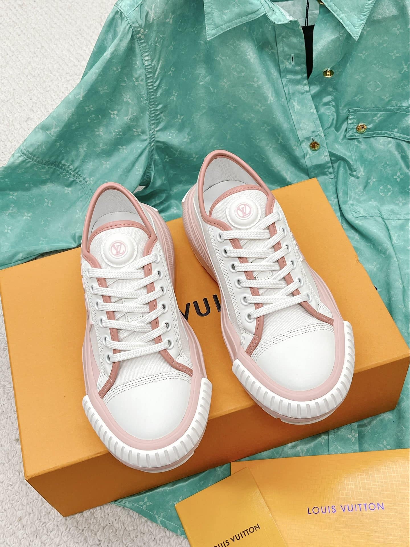 (1:1 replica) Louis Vuitton Women s LV Squad Sneaker Pink For Women LV 1AACW0