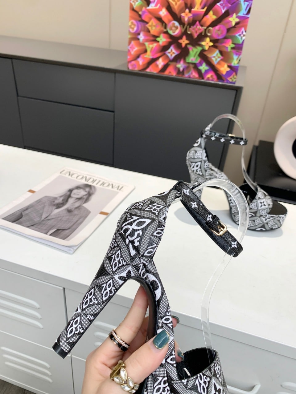 (1:1 replica) Louis Vuitton Women s Afterglow Platform Sandal Black For Women LV
