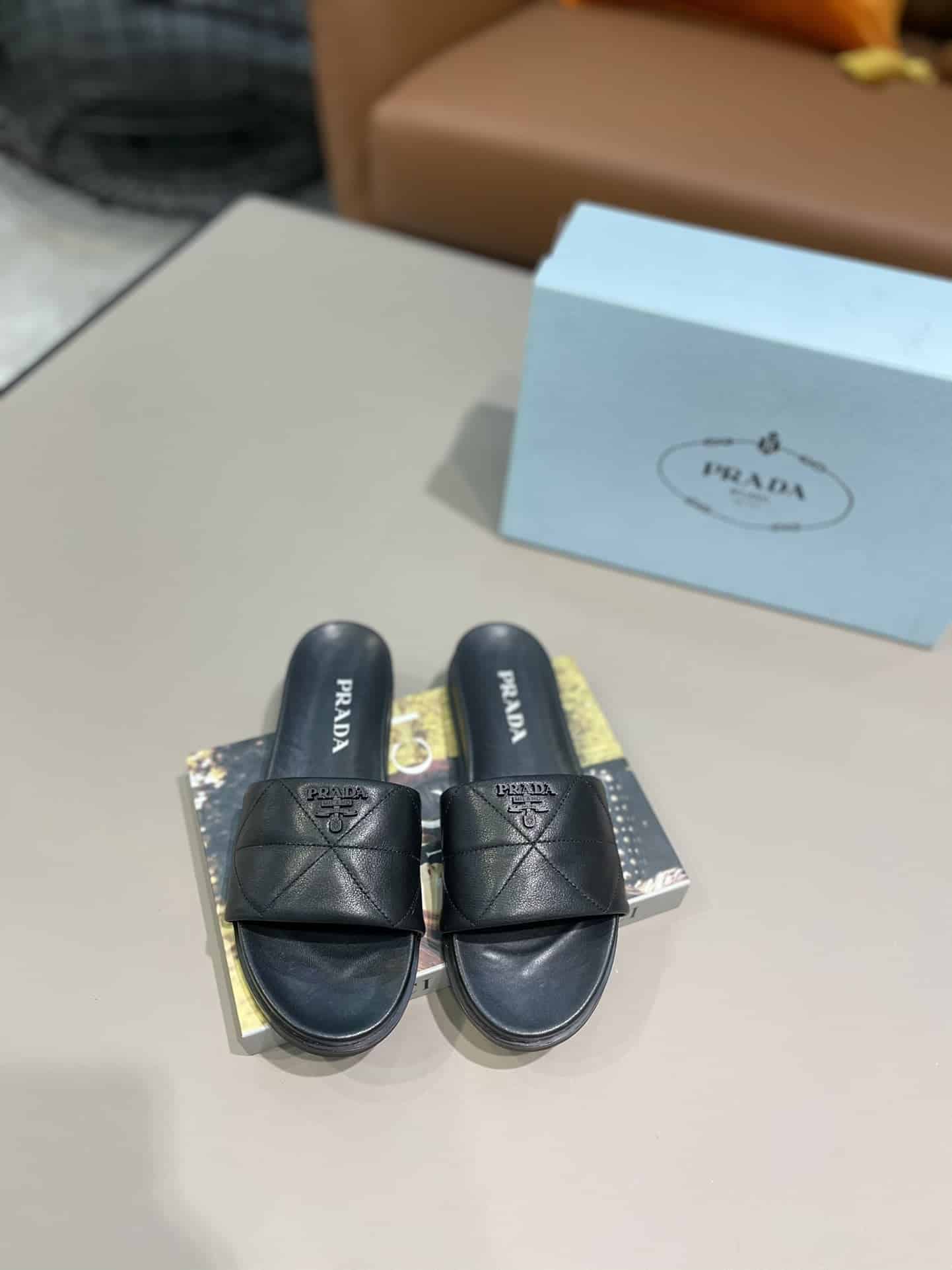(1:1 replica) Prada Embossed Logo Quilted Slides Black For Women PRD