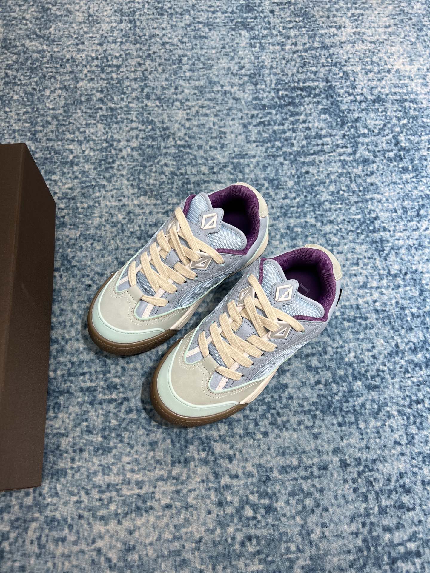(1:1 replica) Christian Dior Women s B713 Sneaker Blue For Women CD