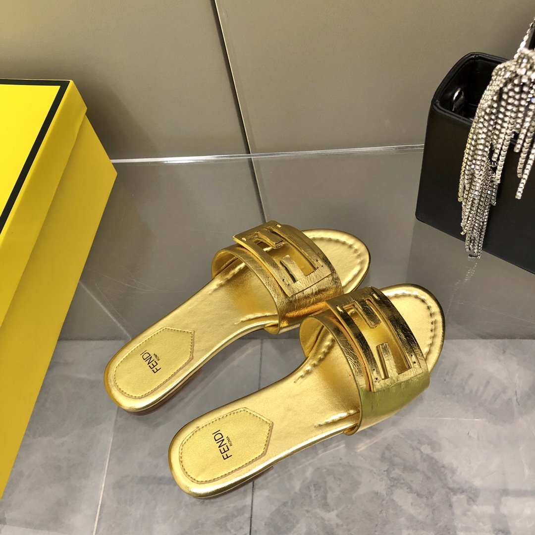 (1:1 replica) Fendi Baguette Gold Nappa Slides For Women 8R8136AI16F0XV6