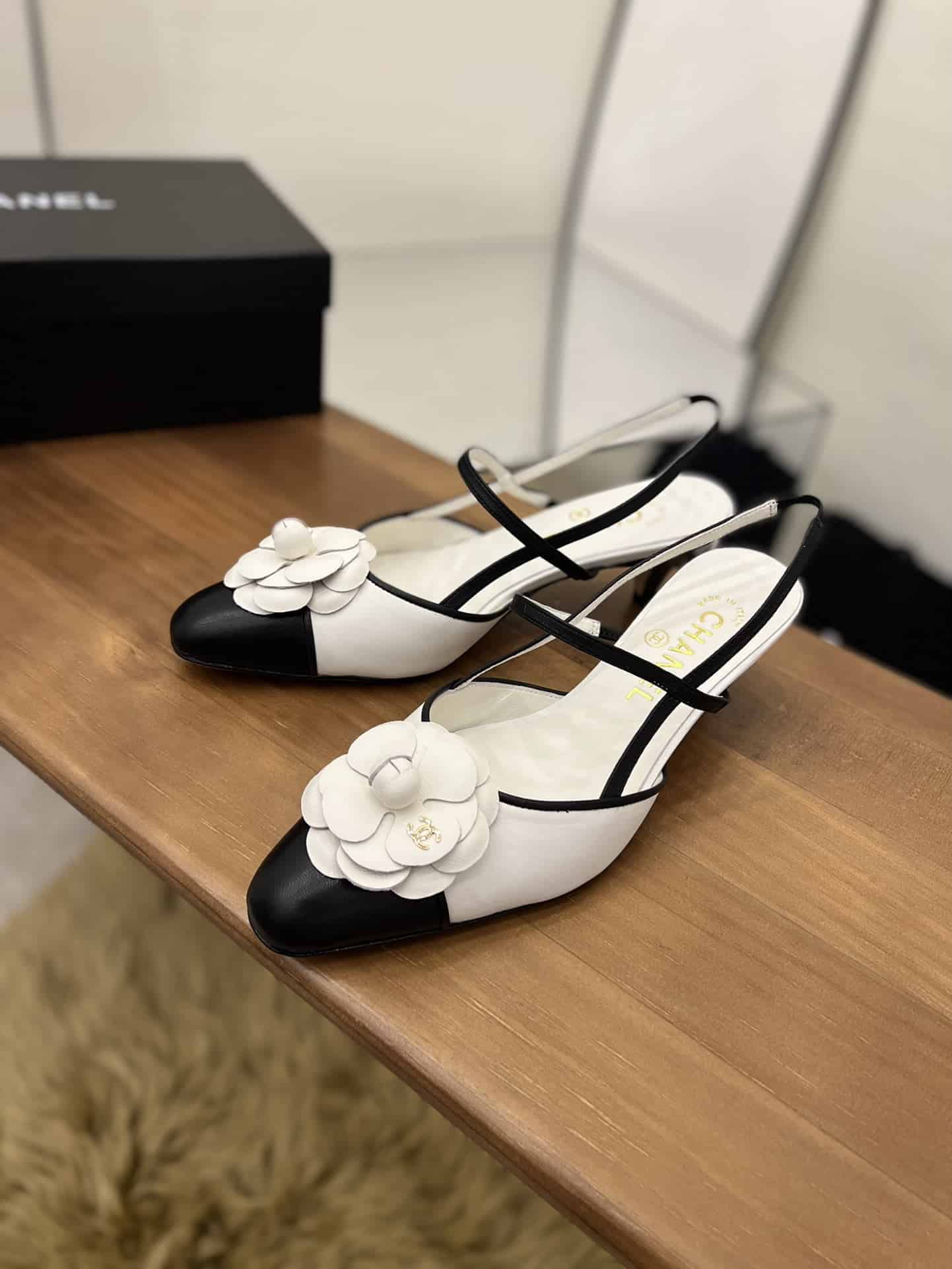 (1:1 replica) Chanel Women s Camellia Flower Slingback White For Women