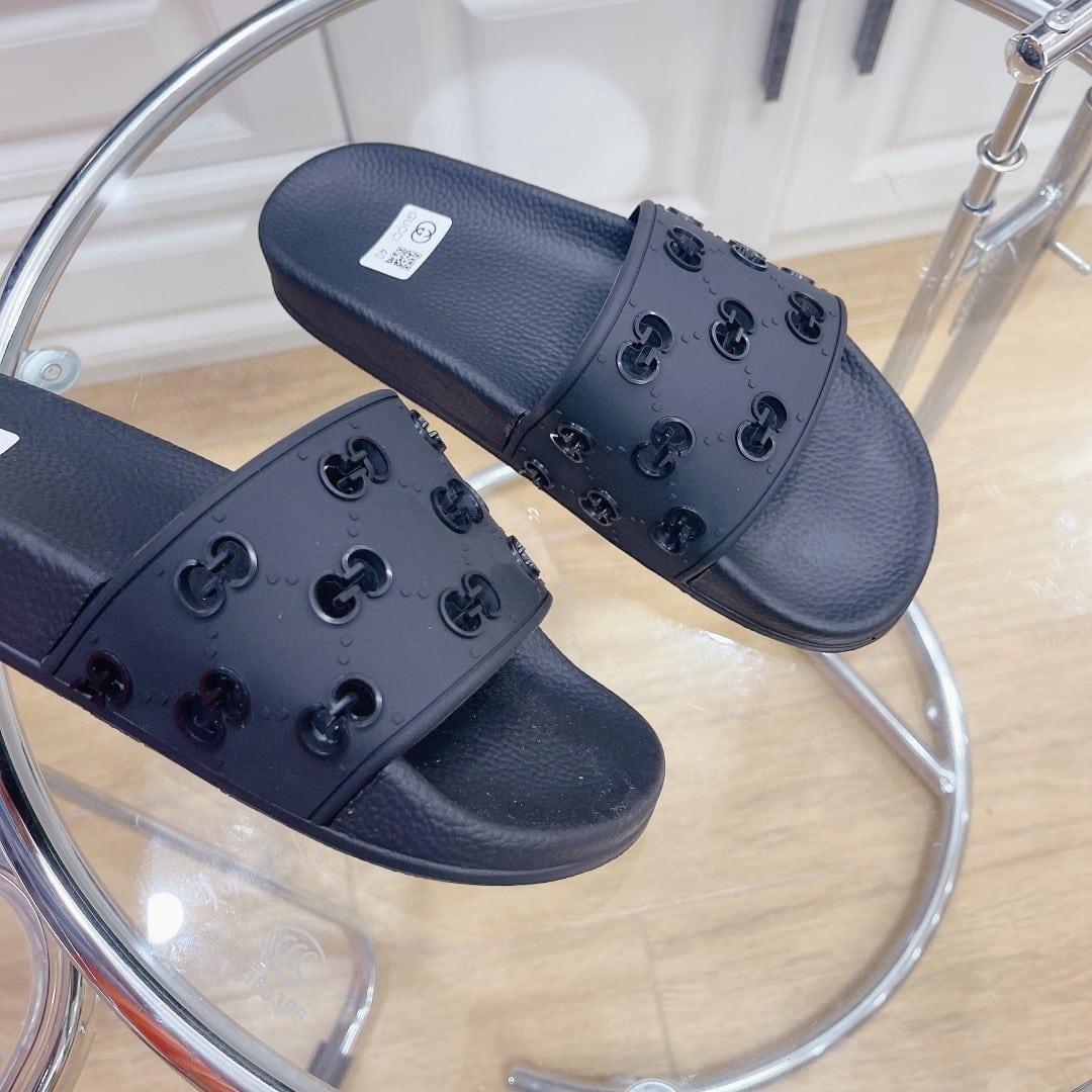 (1:1 replica) Gucci Women s Rubber GG Slide Sandals Black For Women 573922 JDR00 1000
