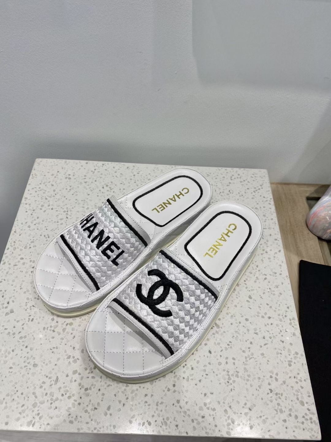 (1:1 replica) Chanel Women s Mules Black And White For Women