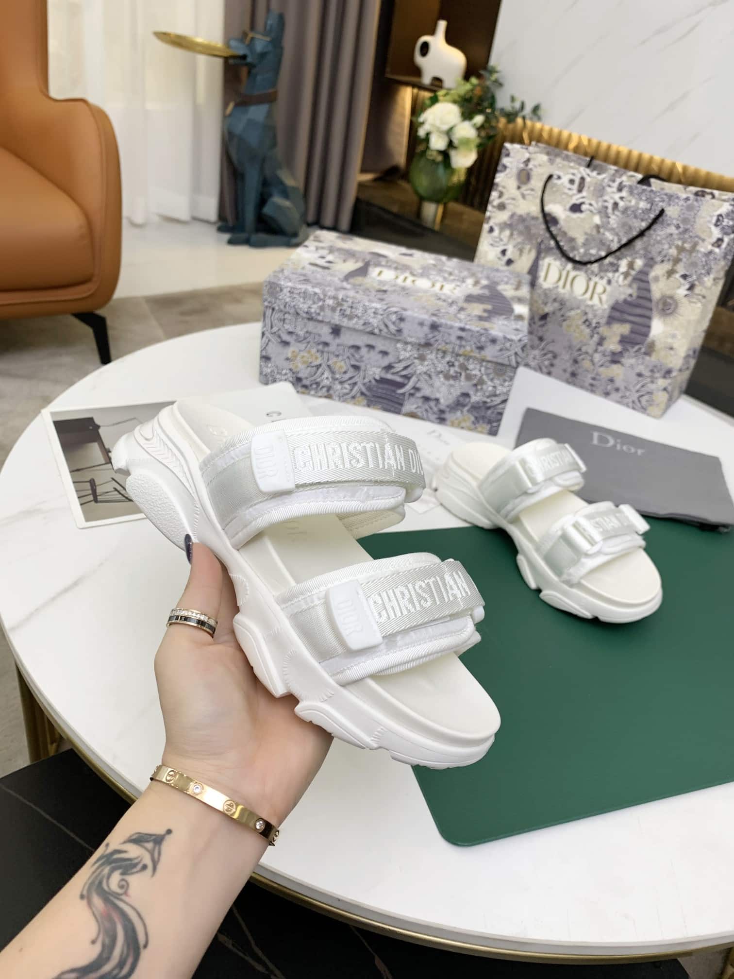 (1:1 replica) Christian Dior Women s D-Wander Slide Bright White For Women CD