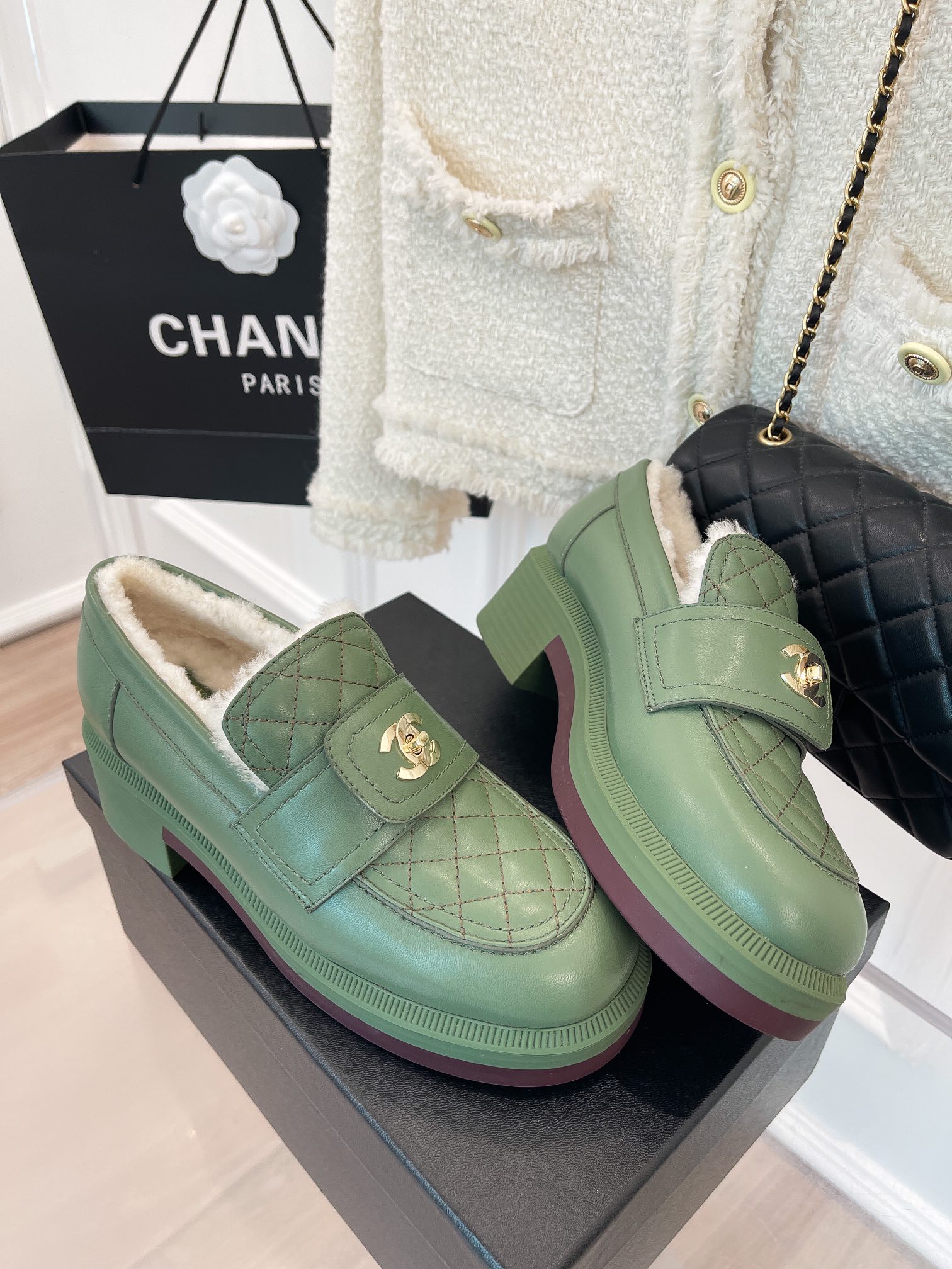 (1:1 replica) Chanel Women s Loafers With Lining Green For Women