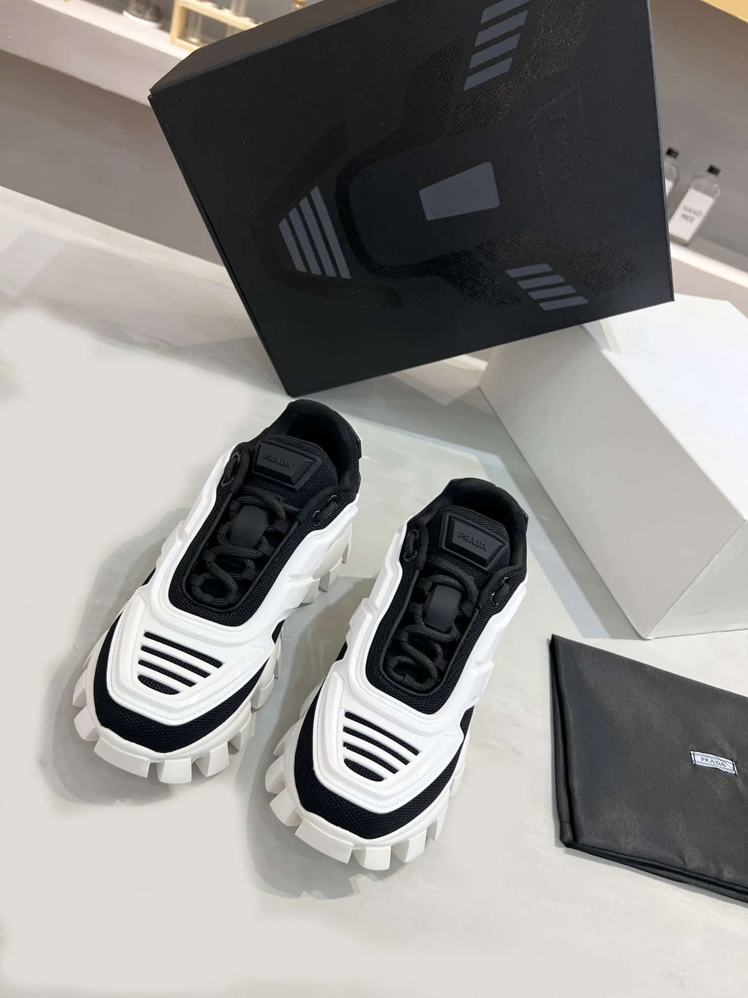 (1:1 replica) Prada Cloudbust Thunder Sneakers Black And White For Women PRD