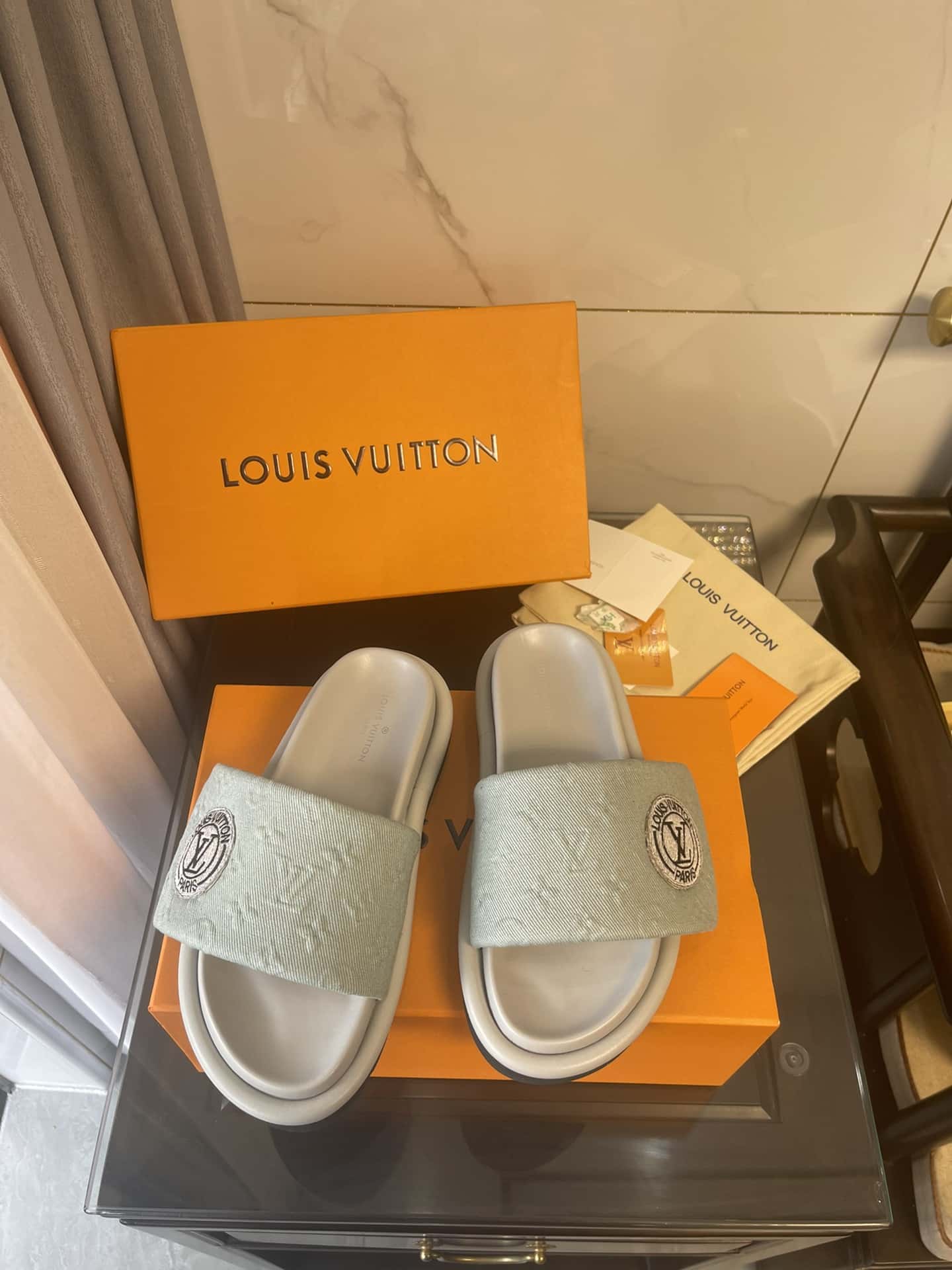 (1:1 replica) Louis Vuitton Women s Pool Pillow Comfort Flat Mule Bright Green For Women LV