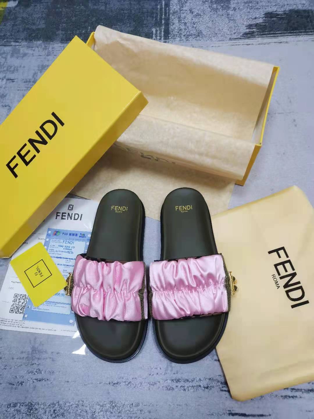 (1:1 replica) Fendi Feel Pink Satin Slides For Women