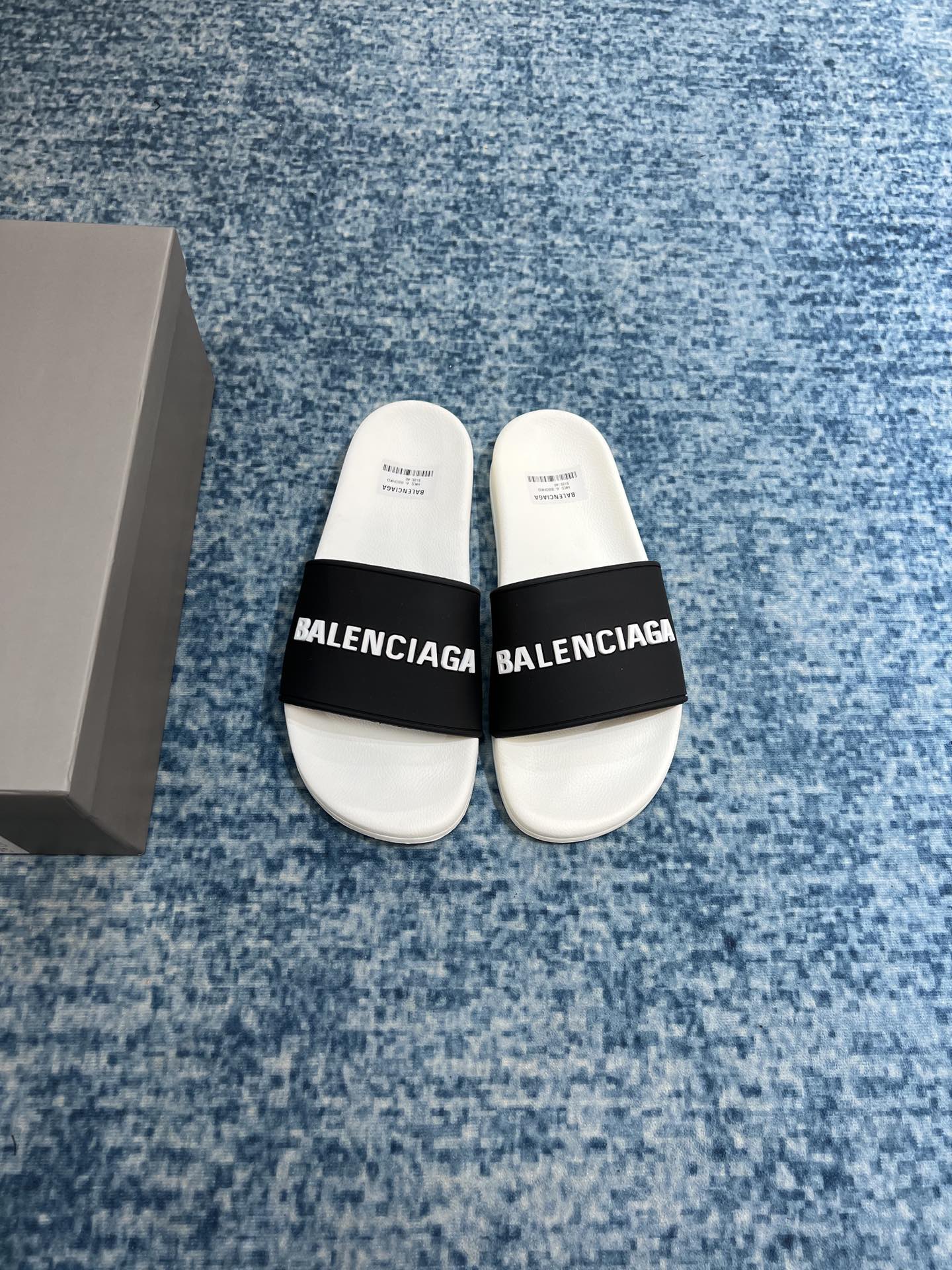(1:1 replica) Balenciaga Pool Slide Sandal Black/White For Women