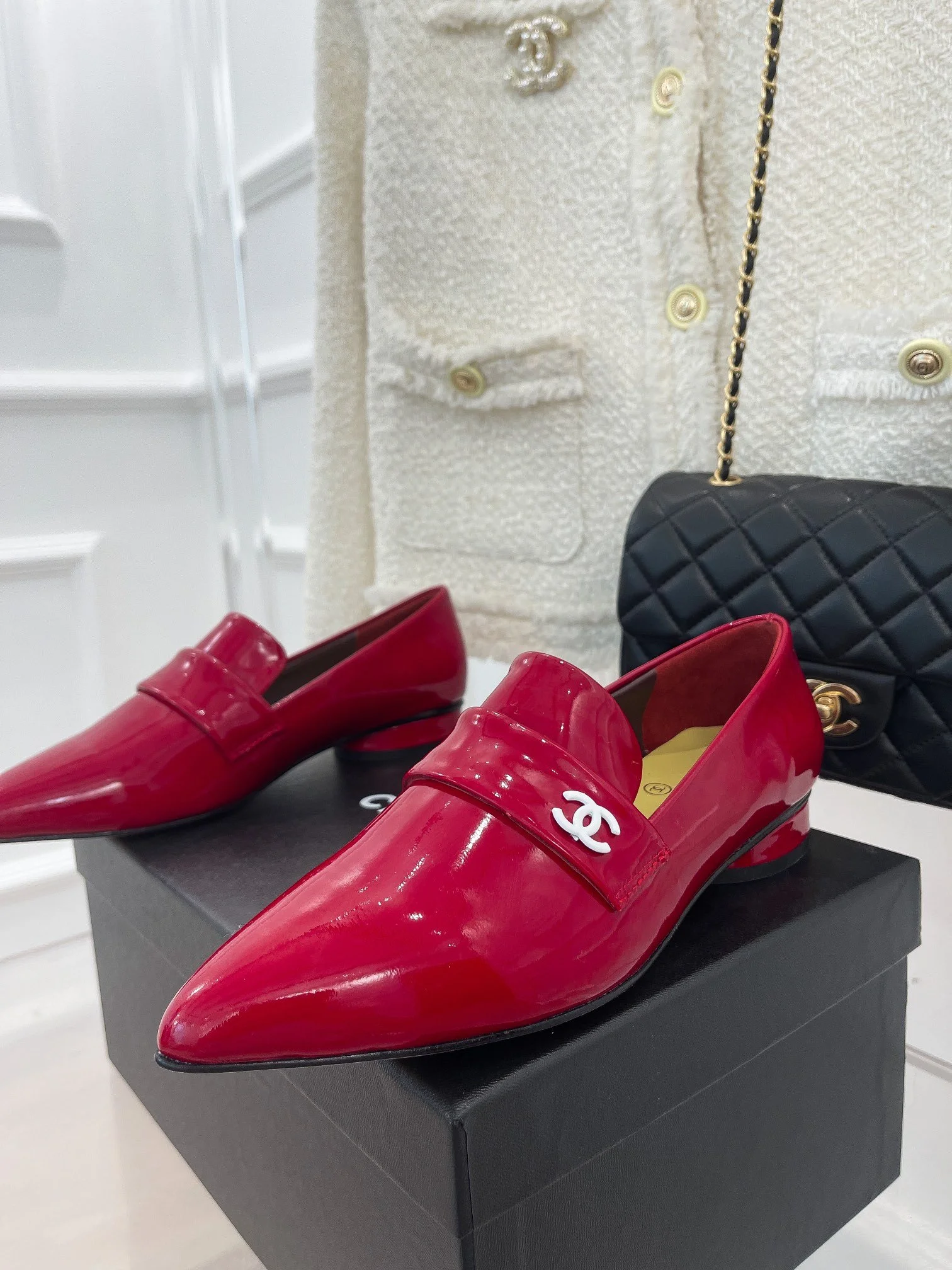 (1:1 replica) Chanel Women s Loafer With Logo Red For Women
