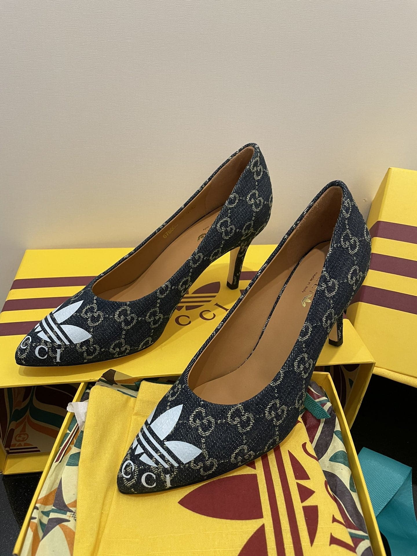 (1:1 replica) Gucci x Adidas Women s GG Pump Black For Women GG