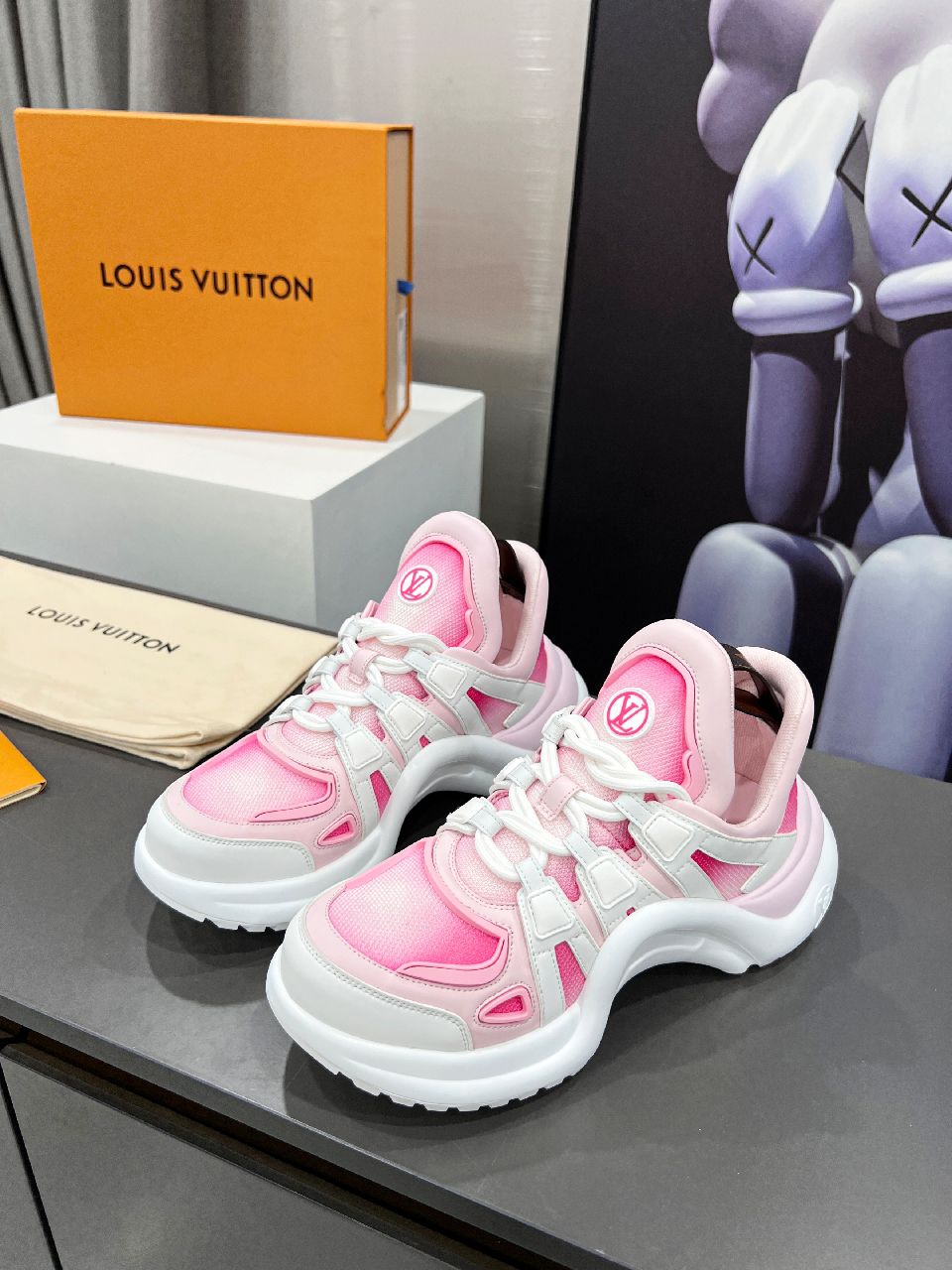 (1:1 replica) Louis Vuitton Women s LV Archlight Sneaker Pink For Women LV 1A9RUV