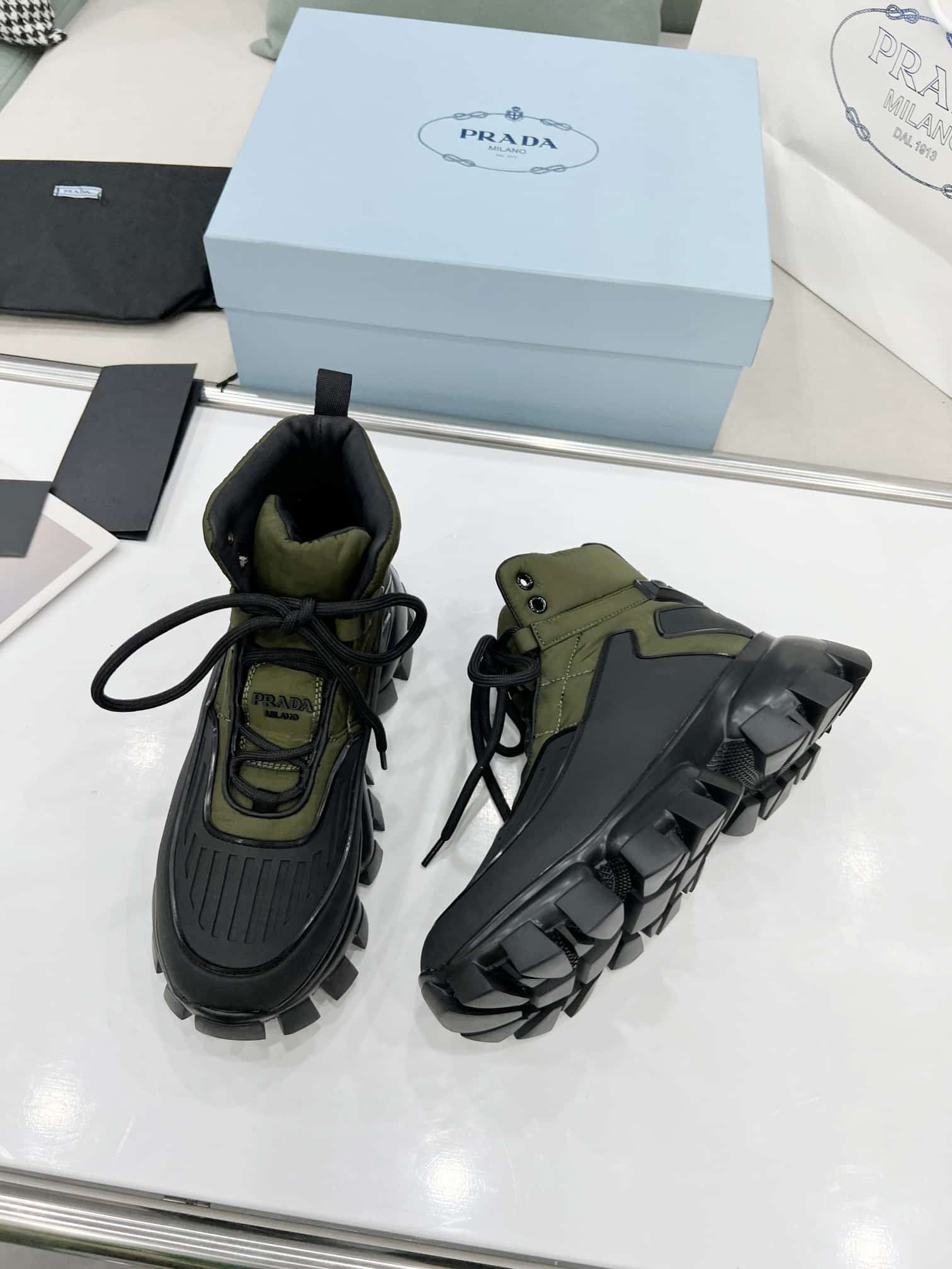 (1:1 replica) Prada Cloudbust Thunder High-Top Sneakers Forest Green/Black For Women 1.9in/50mm PRD 2TG189_3LGO_F0B80_F_G000