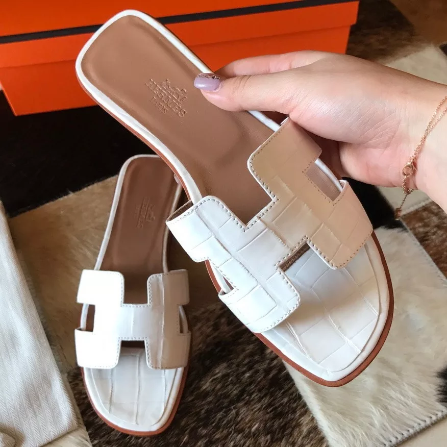 (1:1 replica) HERMES ORAN SLIDE SANDALS IN WHITE SHINY NILOTICUS CROCODILE SKIN HMSD056