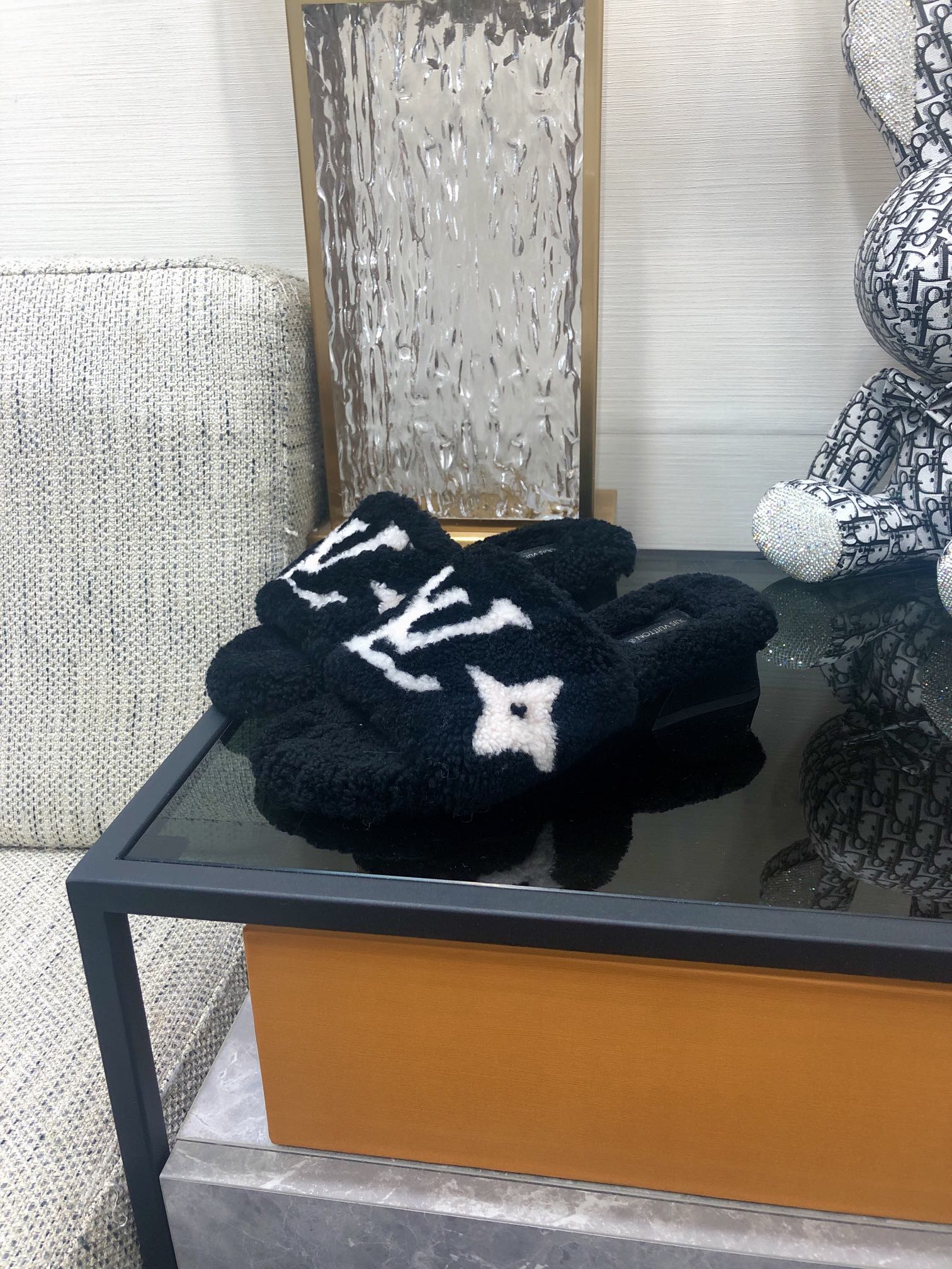 (1:1 replica) Louis Vuitton Women s Magnetic Mule Black For Women LV