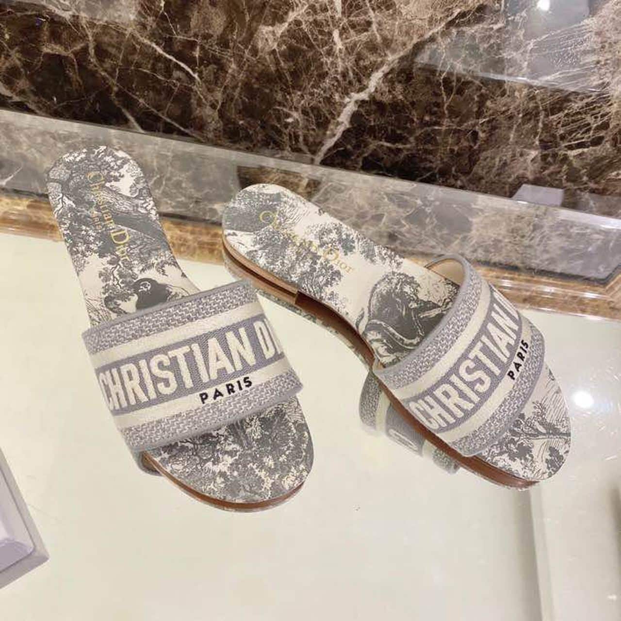 (1:1 replica) Christian Dior Dway Slide Gray Toile De Jouy Embroidered Cotton Gray For Women CD KCQ209TJE_S21G