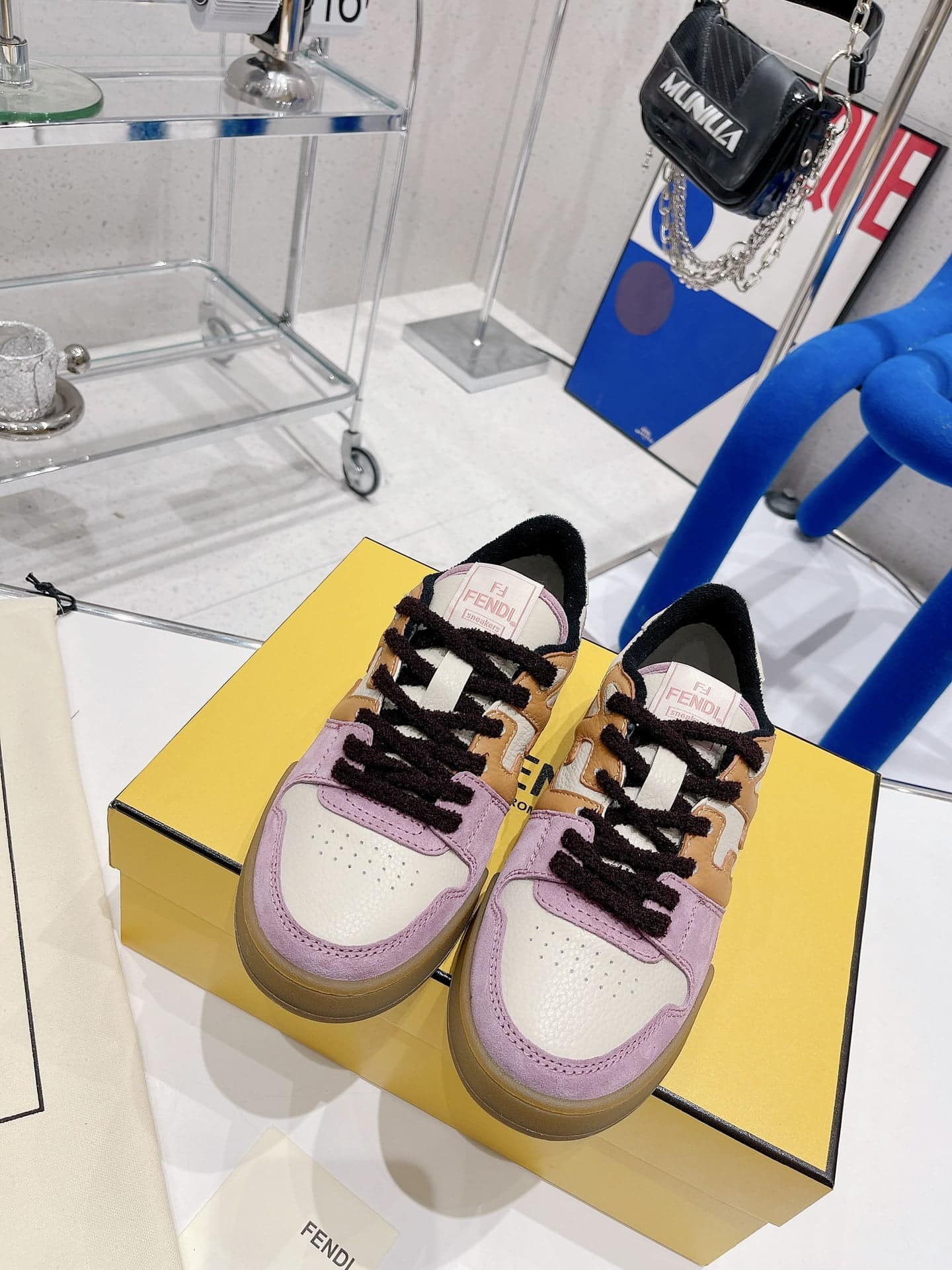 (1:1 replica) Fendi Match Pink Low Tops For Women 8E8252AI1NF1H1C