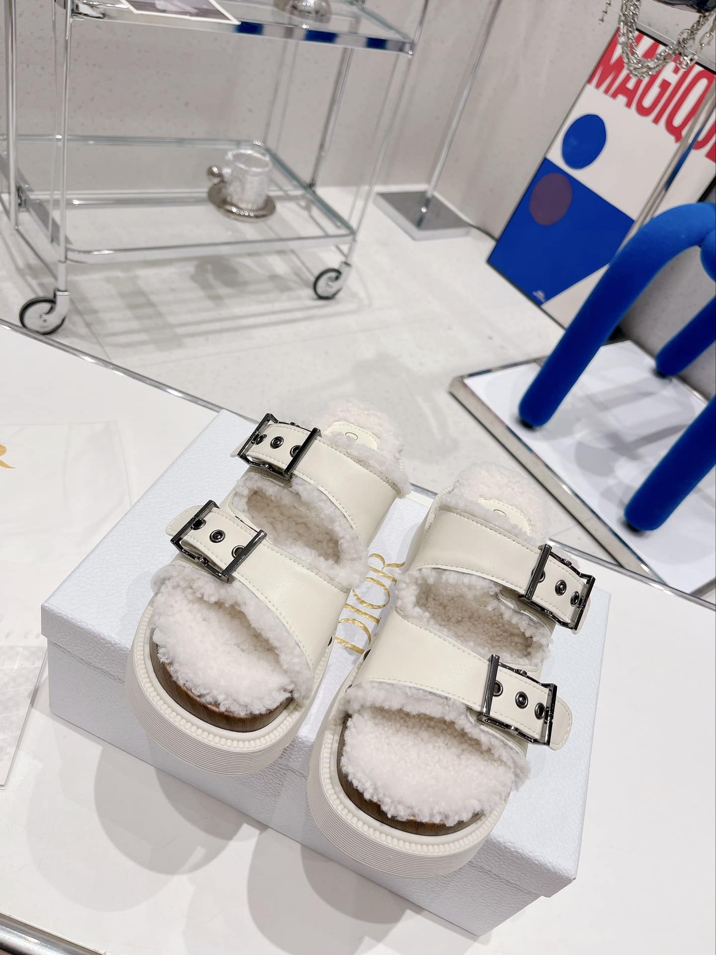 (1:1 replica) Christian Dior Women s Diorquake Sandal White For Women CD
