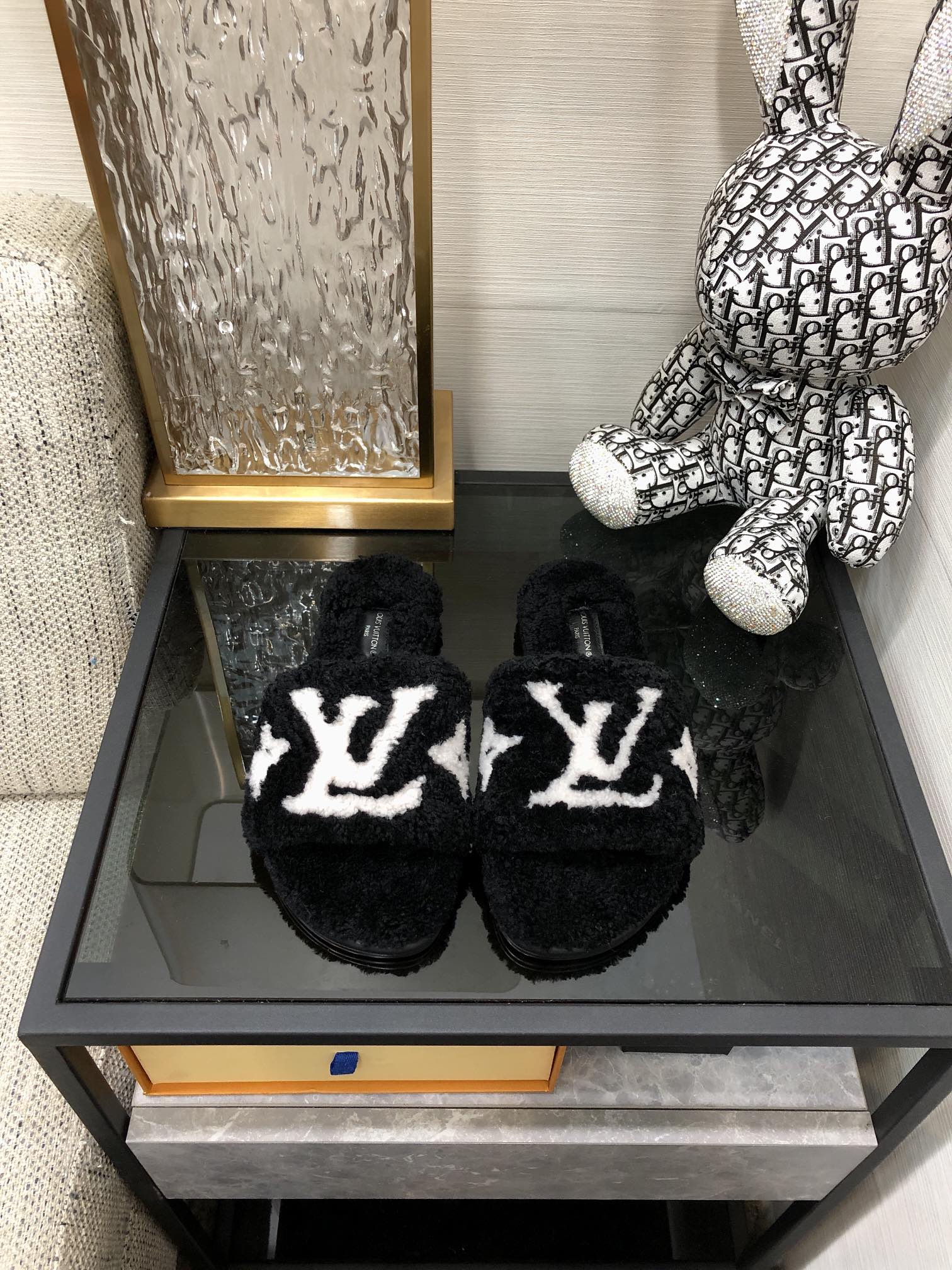 (1:1 replica) Louis Vuitton Women s Magnetic Flat Mule Black For Women LV