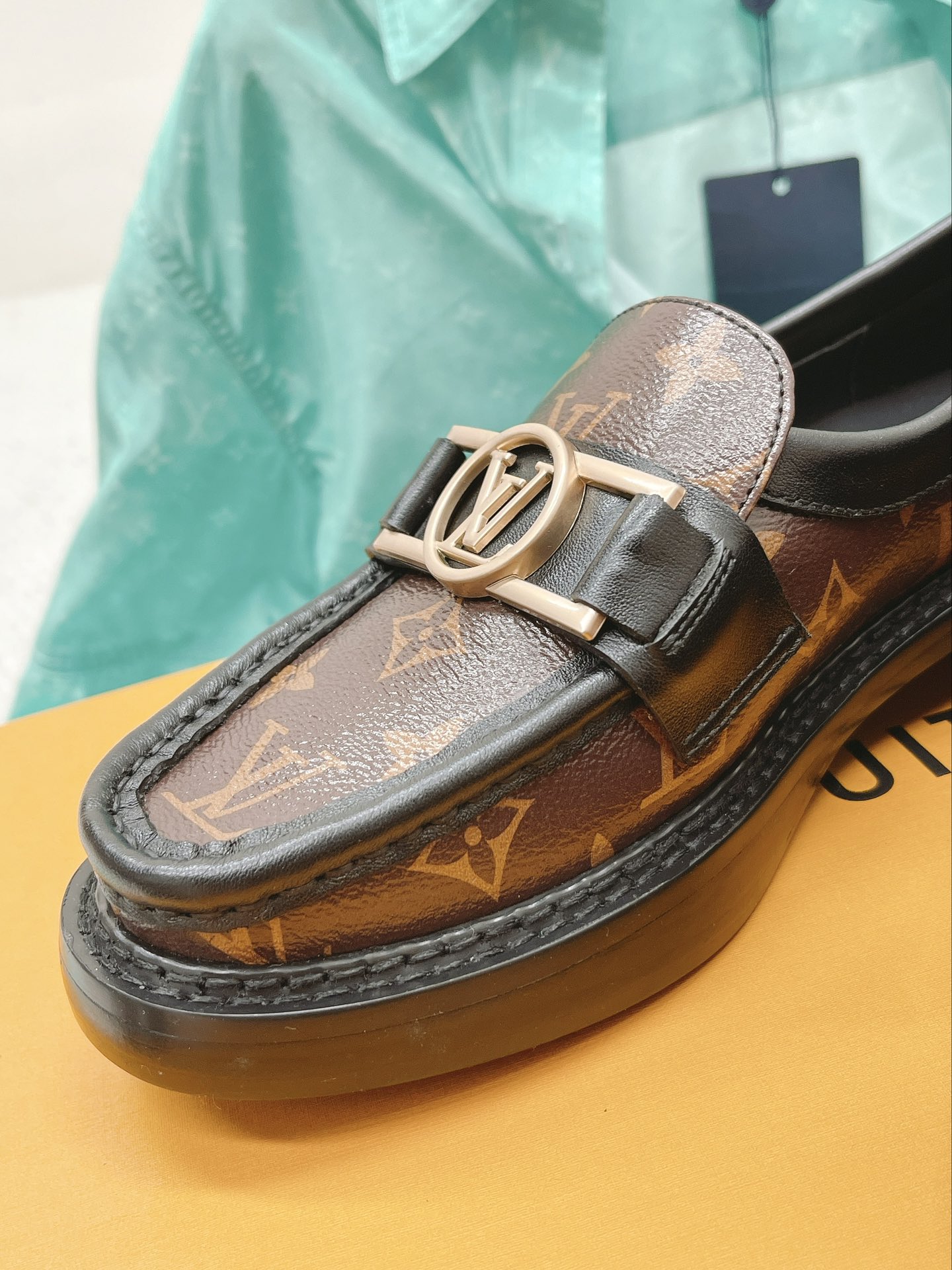 (1:1 replica) Louis Vuitton Women s Academy Loafer Gold Toned Hardware Brown For Women LV