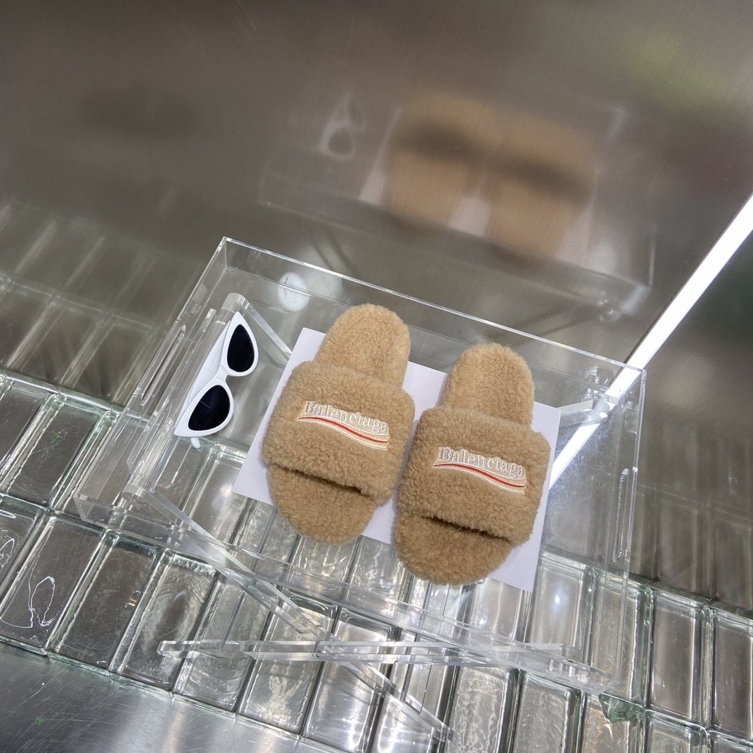 (1:1 replica) Balenciaga Furry Slide Sandal Beige For Women