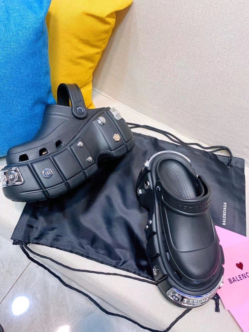 (1:1 replica) Balenciaga Pool Crocs Slide Sandal Black For Women